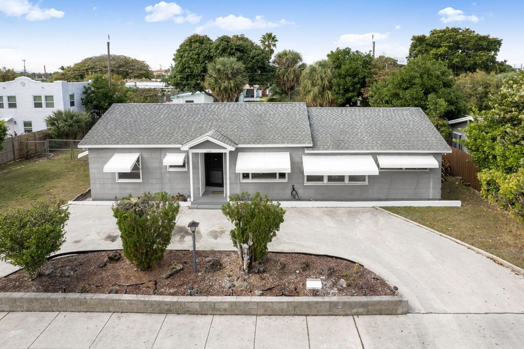 Photo of 1609 N K Street, Lake Worth Beach, FL 33460 (MLS # R11159298)