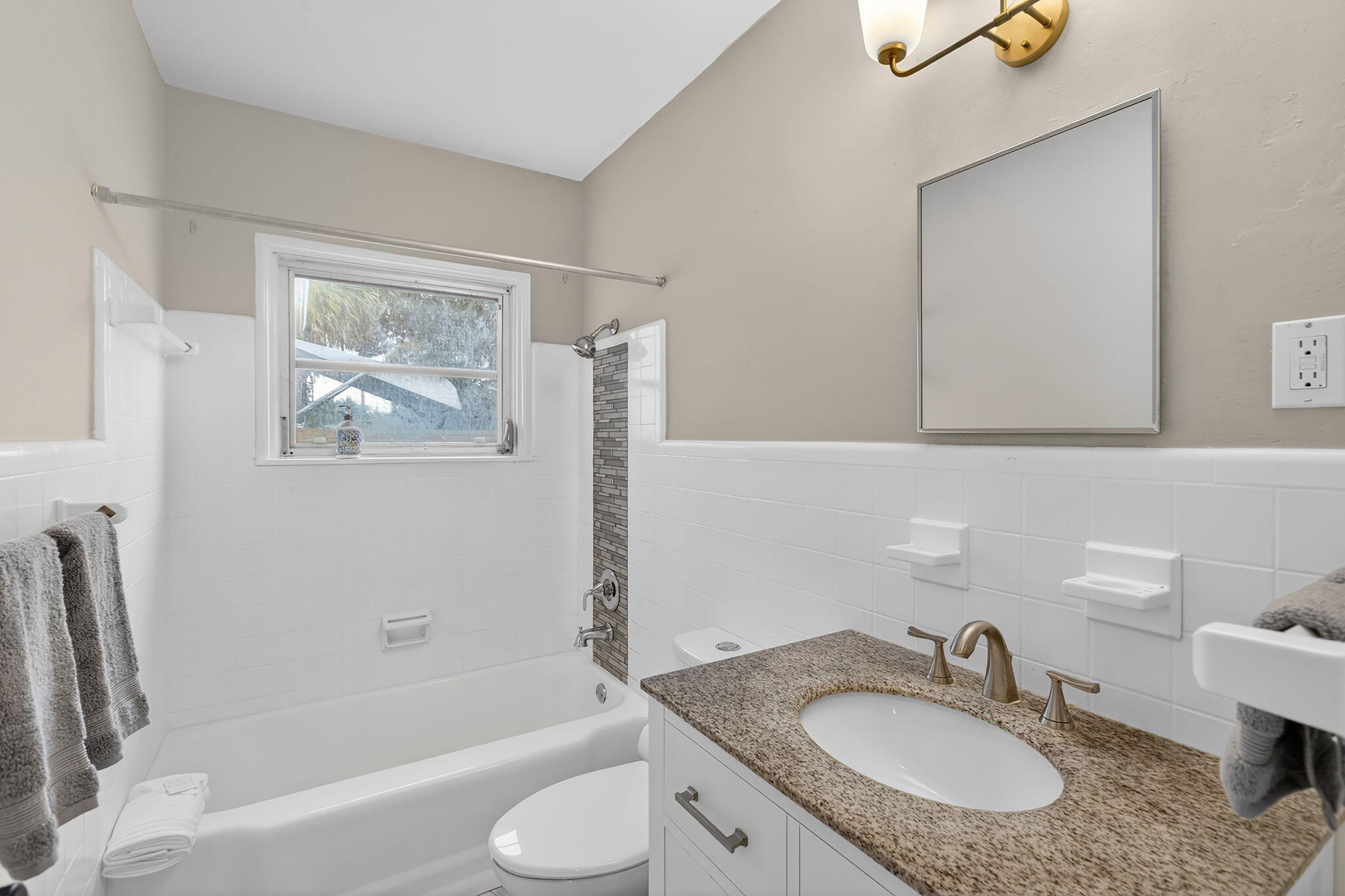 NORTH LAKE WORTH - Residential