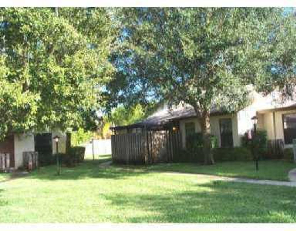 Photo of 8032 SE Villa Circle, Hobe Sound, FL 33455 (MLS # R11023171)