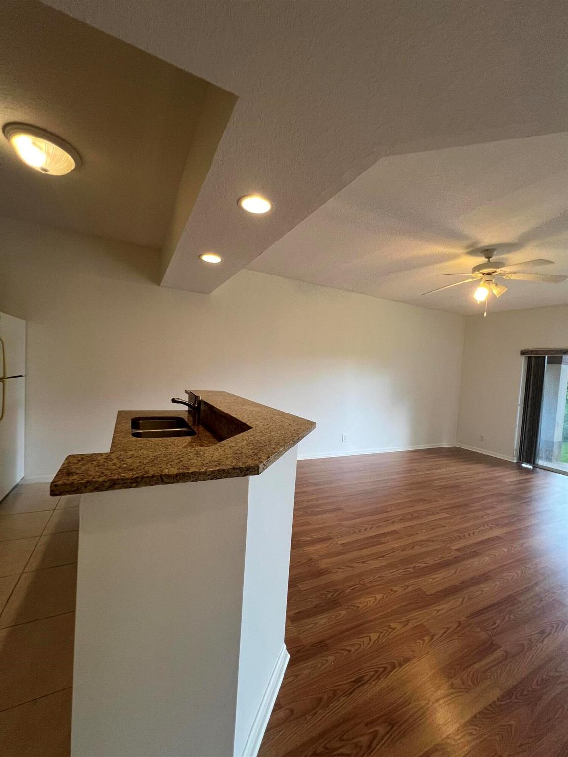 OAK TERRACE CONDO - Residential Lease