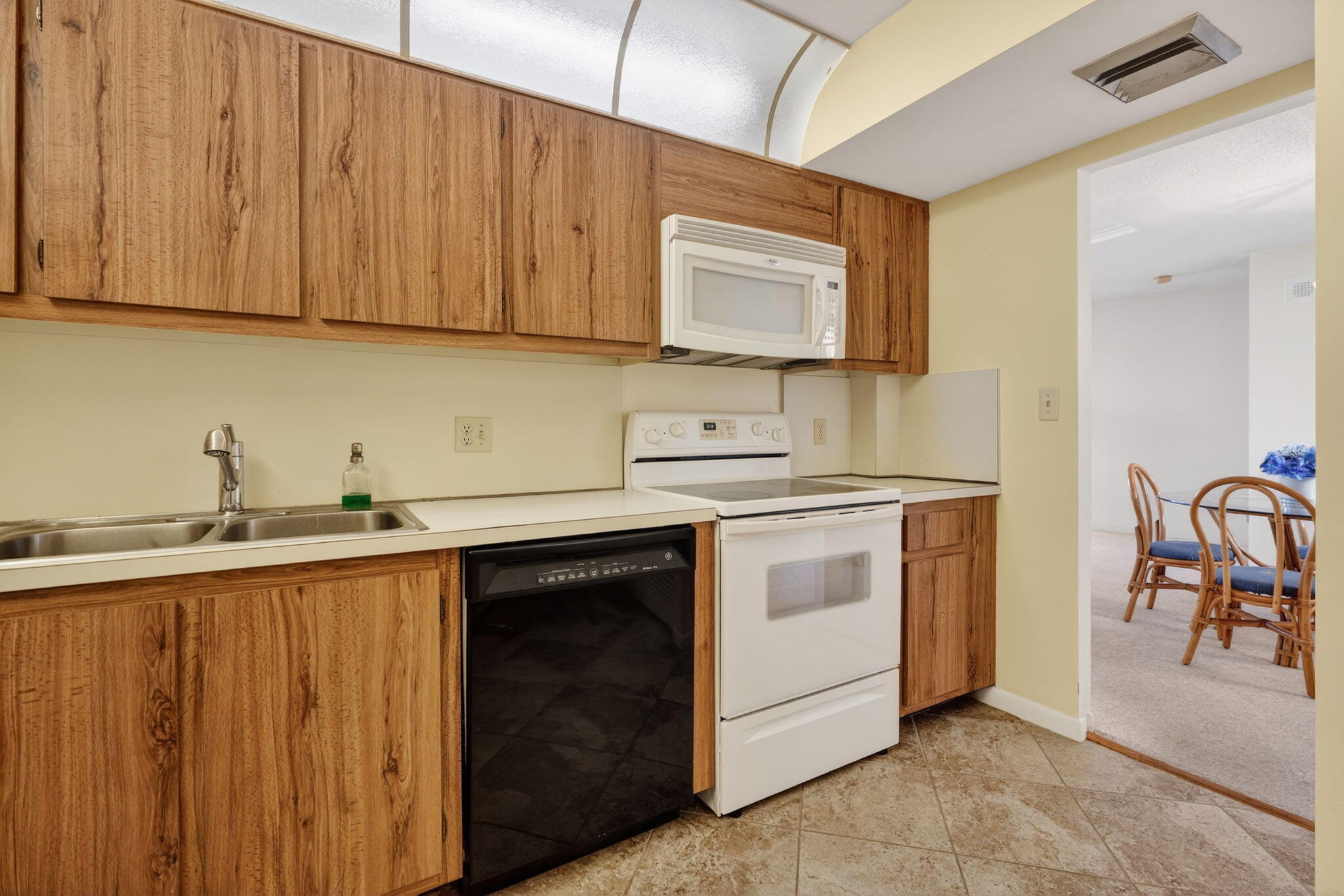 OCEAN TRAIL CONDO II - Residential