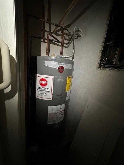 PINE HOLLOW ESTATES - Residential