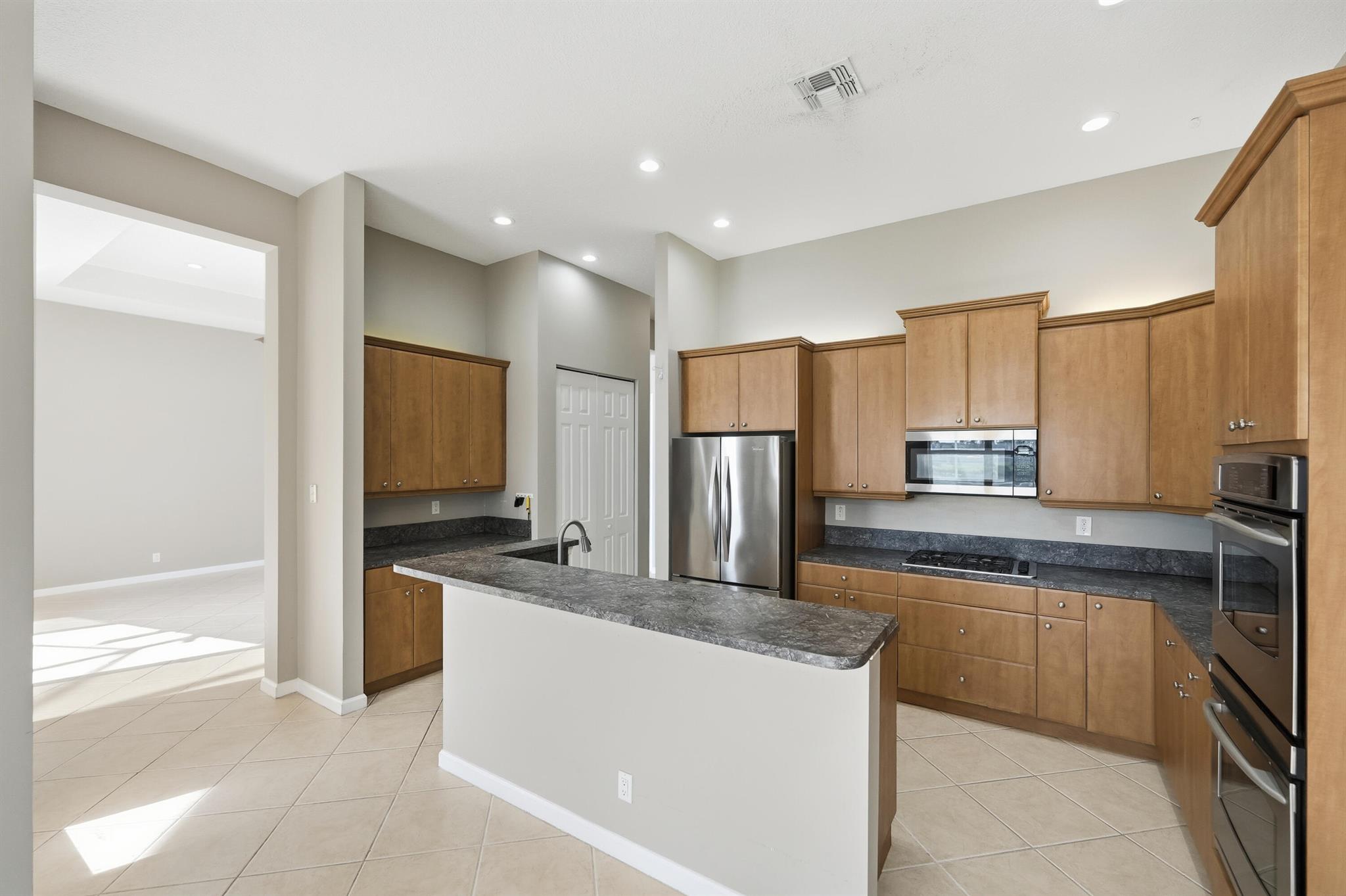 MAGNOLIA LAKES AT ST LUCI - Residential