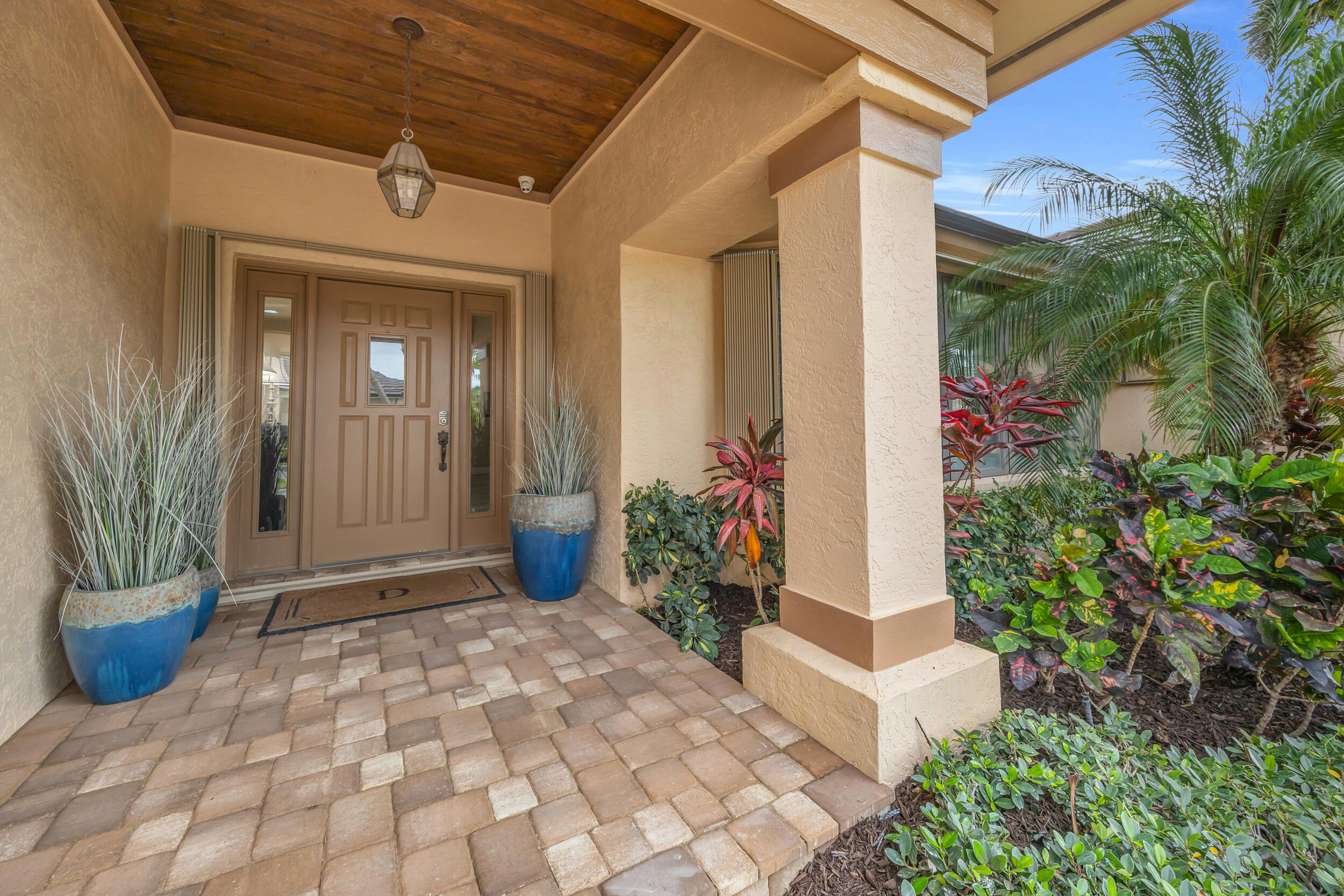 9067 SE Star Island Way