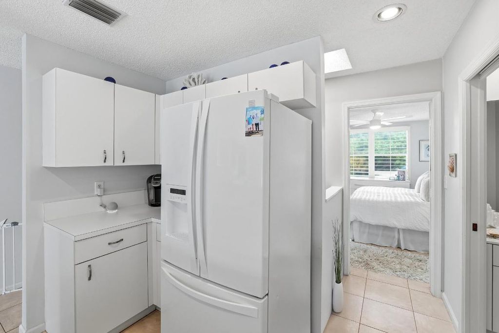 Photo of 2049 SE 6th Street #F, Deerfield Beach, FL 33441 (MLS # R11157309)