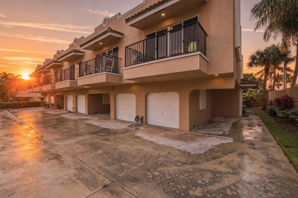 Photo of 2049 SE 6th Street #F, Deerfield Beach, FL 33441 (MLS # R11157309)