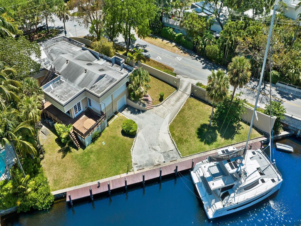 Photo of 1401 SE 9th Street, Fort Lauderdale, FL 33316 (MLS # B26015070)