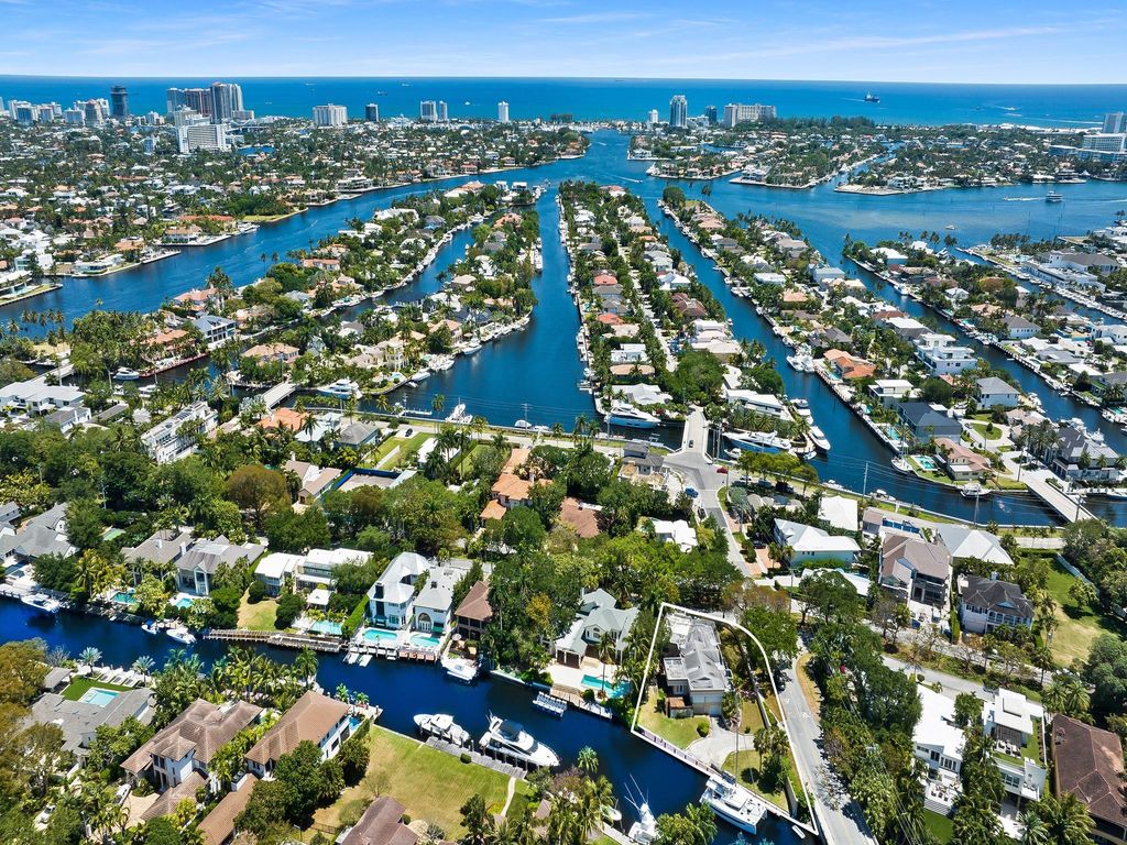 Photo of 1401 SE 9th Street, Fort Lauderdale, FL 33316 (MLS # B26015070)