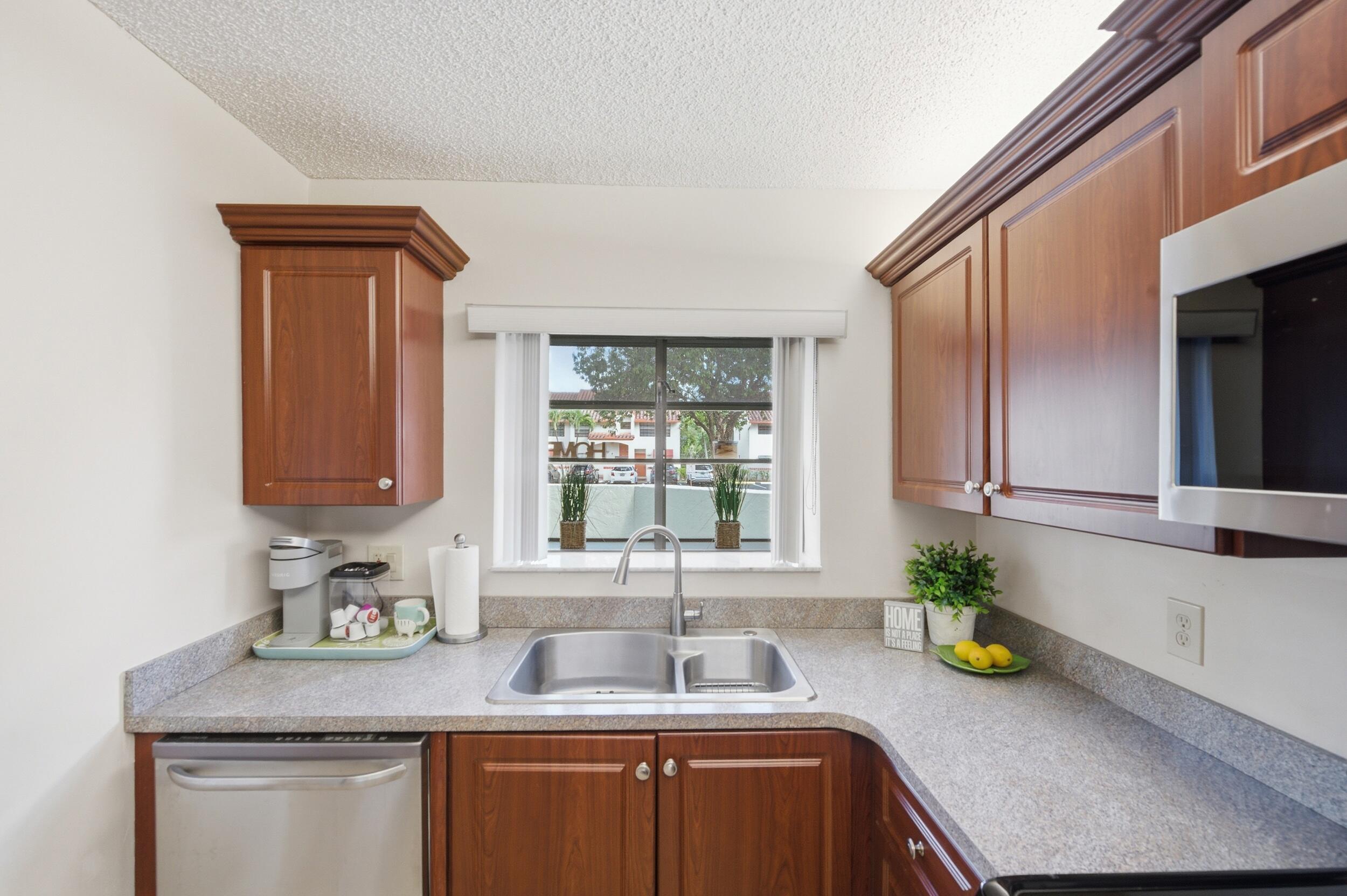 EMBASSY SQUARE CONDO - Residential