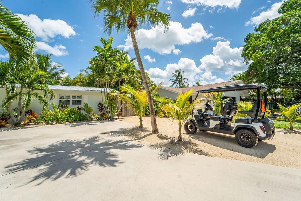 Photo of 70 Fairview E, Tequesta, FL 33469 (MLS # R11124381)