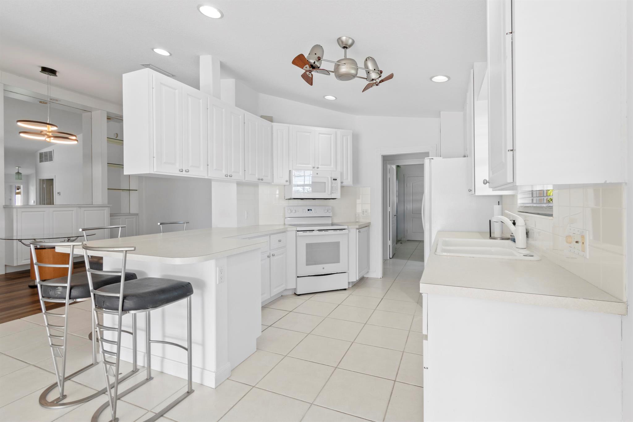 VILLAGEWALK OF WELLINGTON - Residential Lease