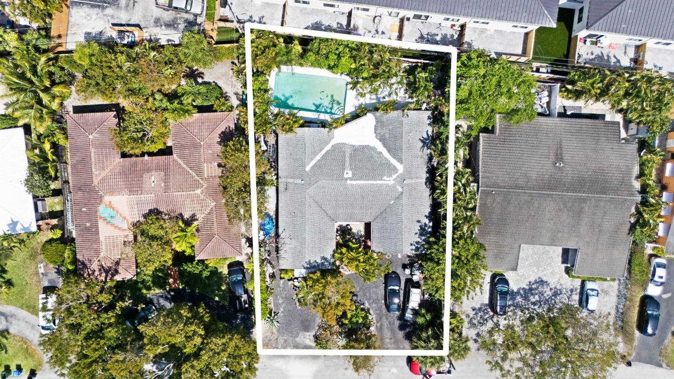 5660 NE 17th Terrace