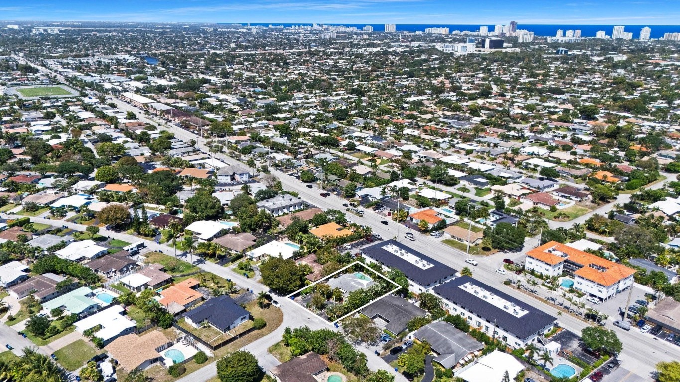 5660 NE 17th Terrace