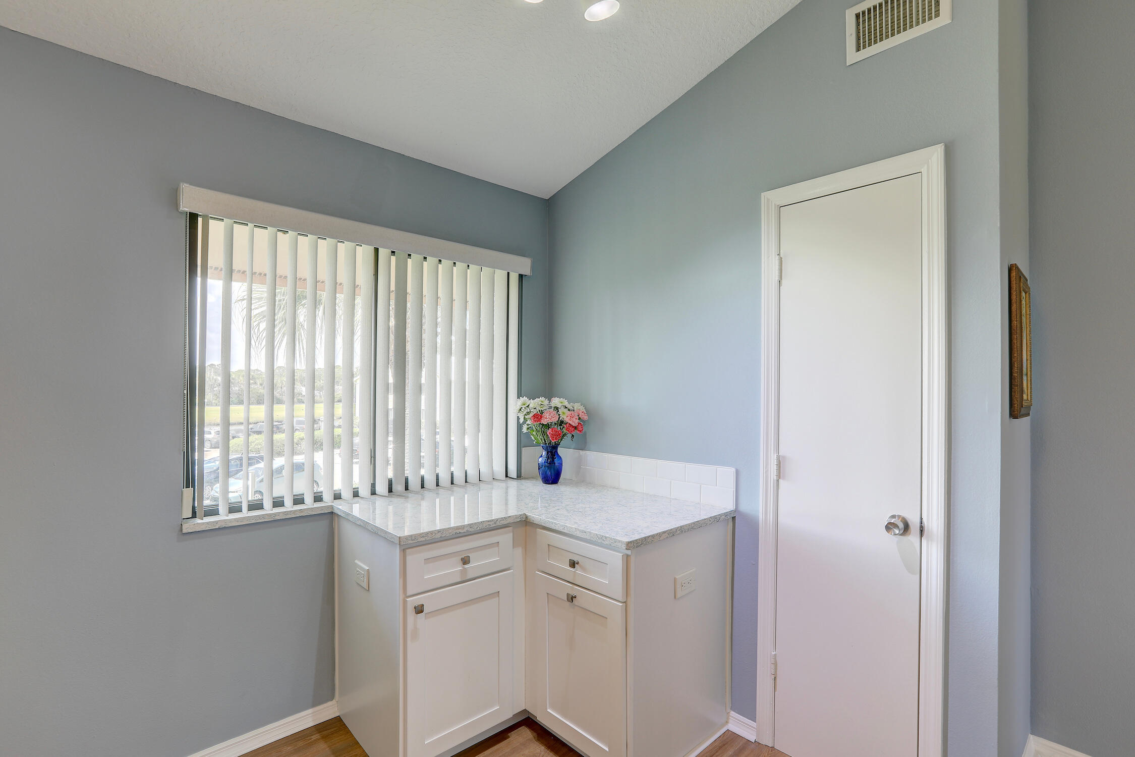 PELICAN POINTE OF SEBASTIAN V - Residential