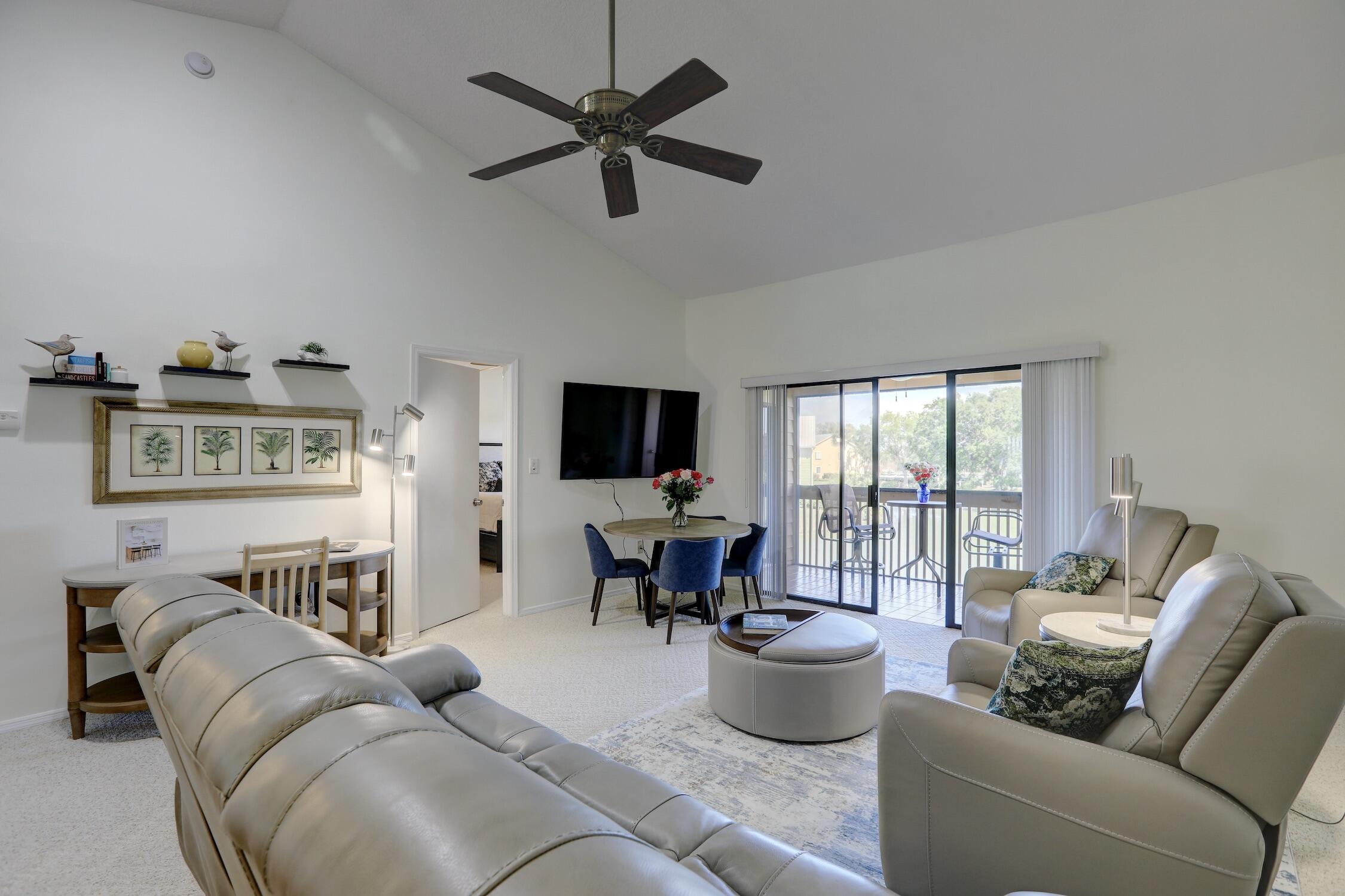 PELICAN POINTE OF SEBASTIAN V - Residential