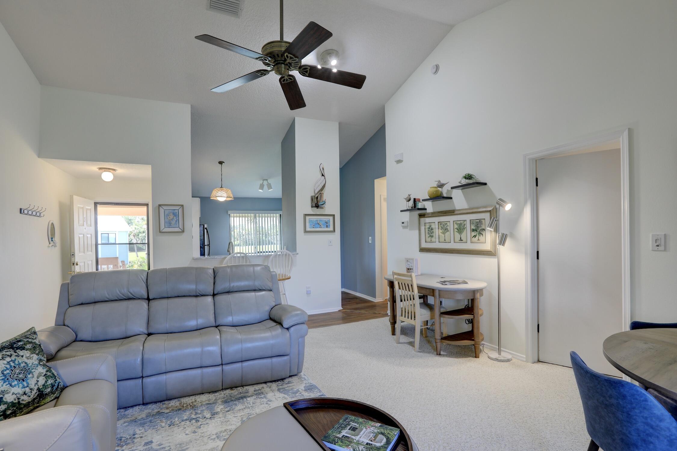 PELICAN POINTE OF SEBASTIAN V - Residential