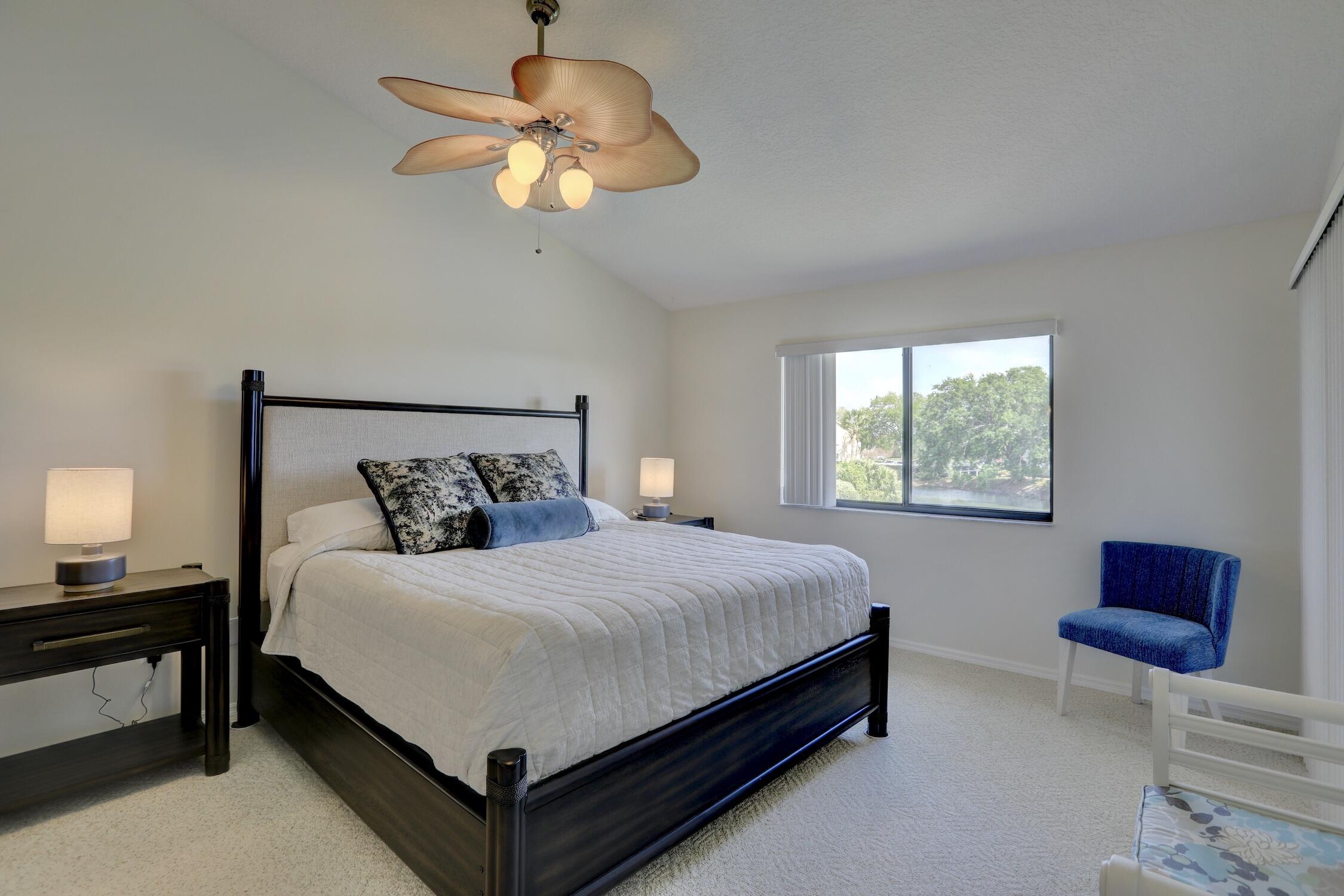 PELICAN POINTE OF SEBASTIAN V - Residential