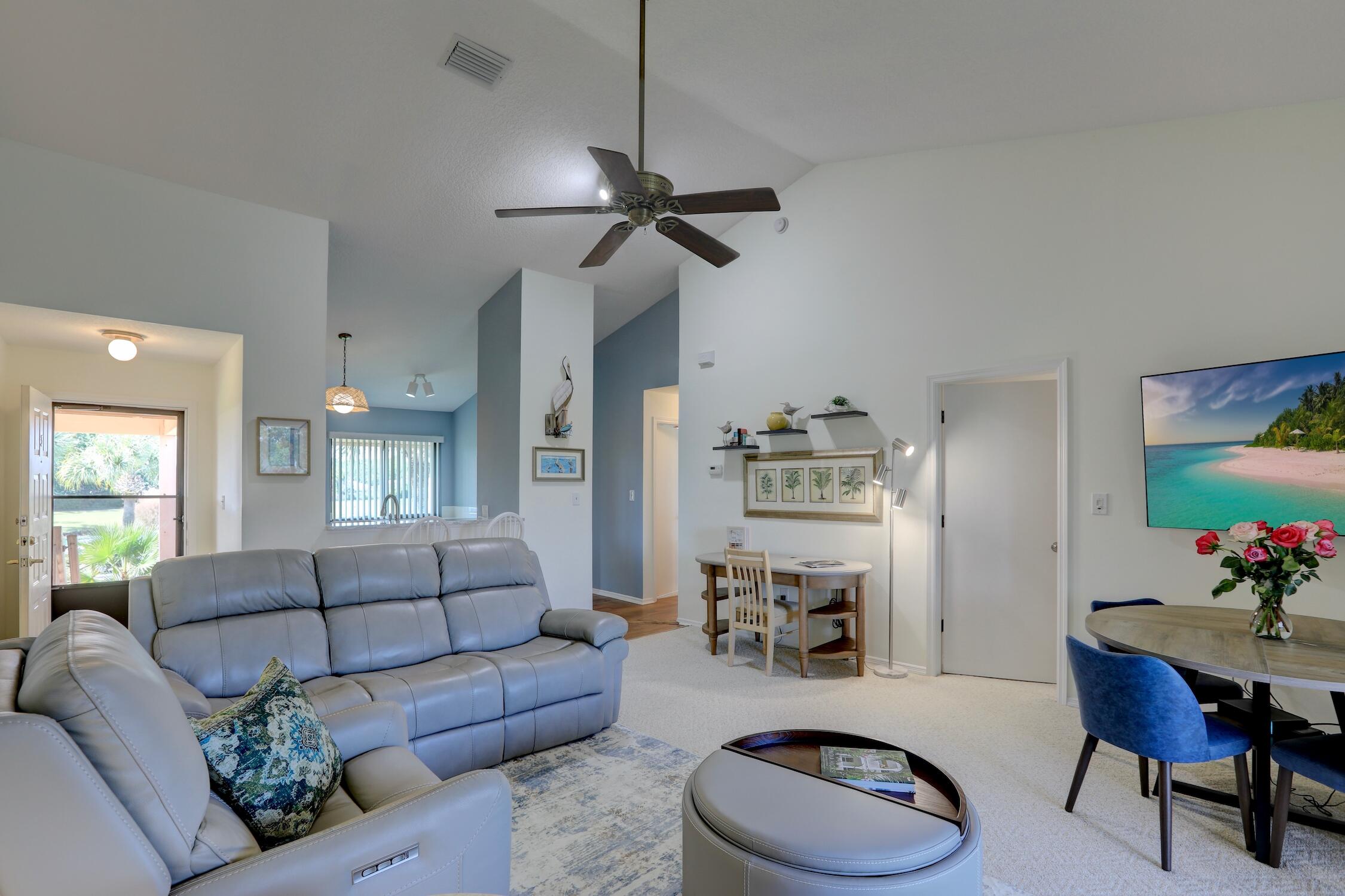 PELICAN POINTE OF SEBASTIAN V - Residential