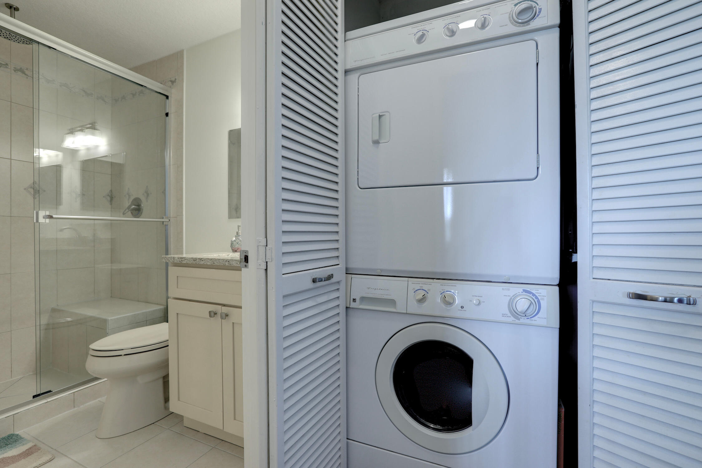 PELICAN POINTE OF SEBASTIAN V - Residential