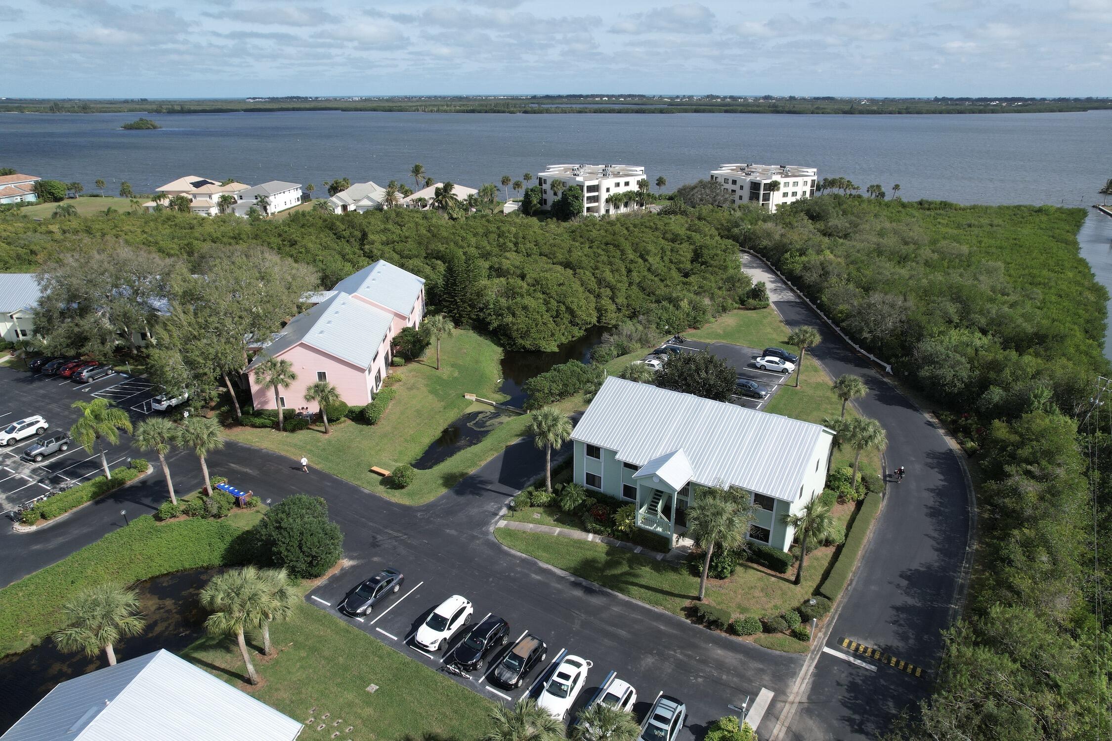 PELICAN POINTE OF SEBASTIAN V - Residential