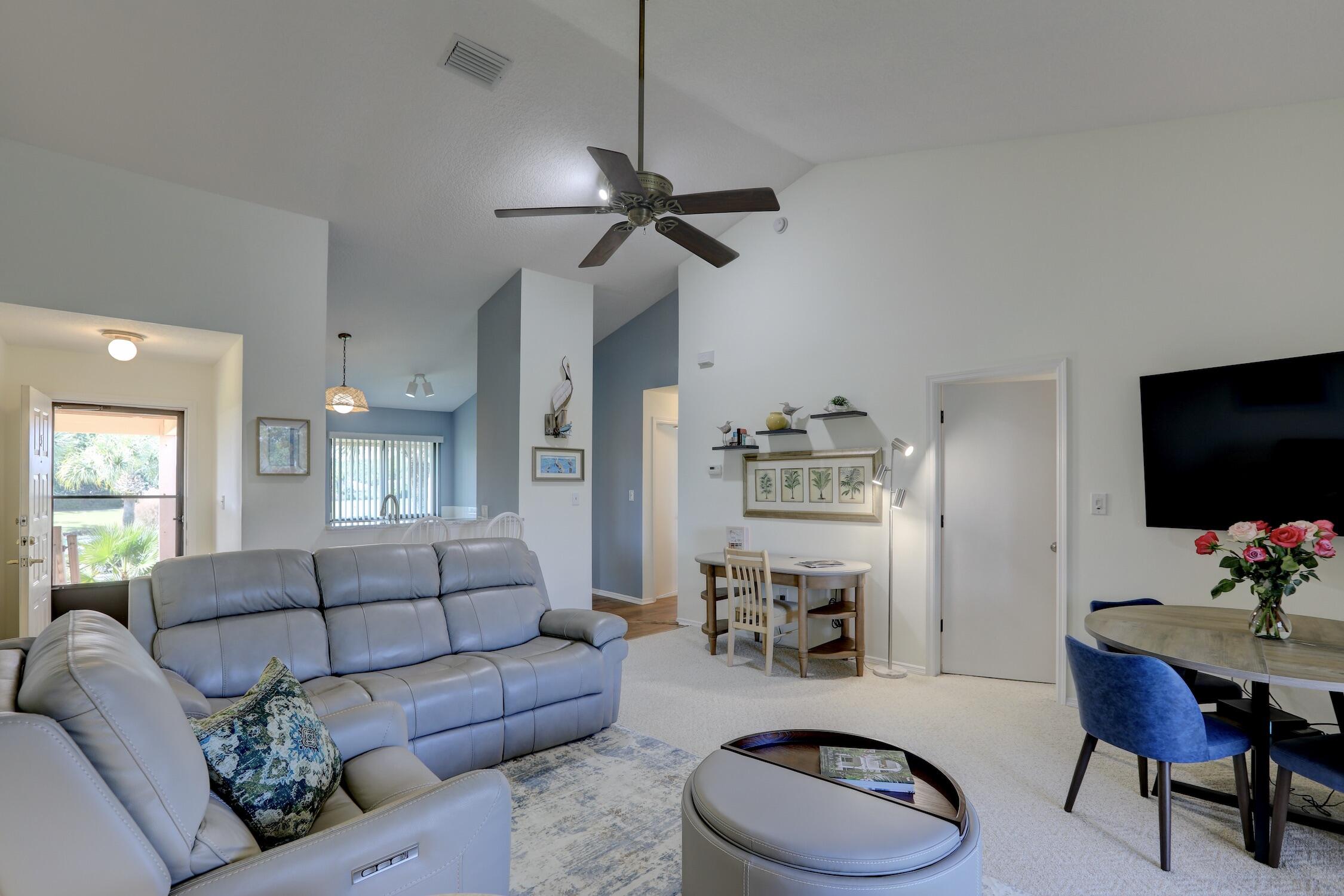 PELICAN POINTE OF SEBASTIAN V - Residential