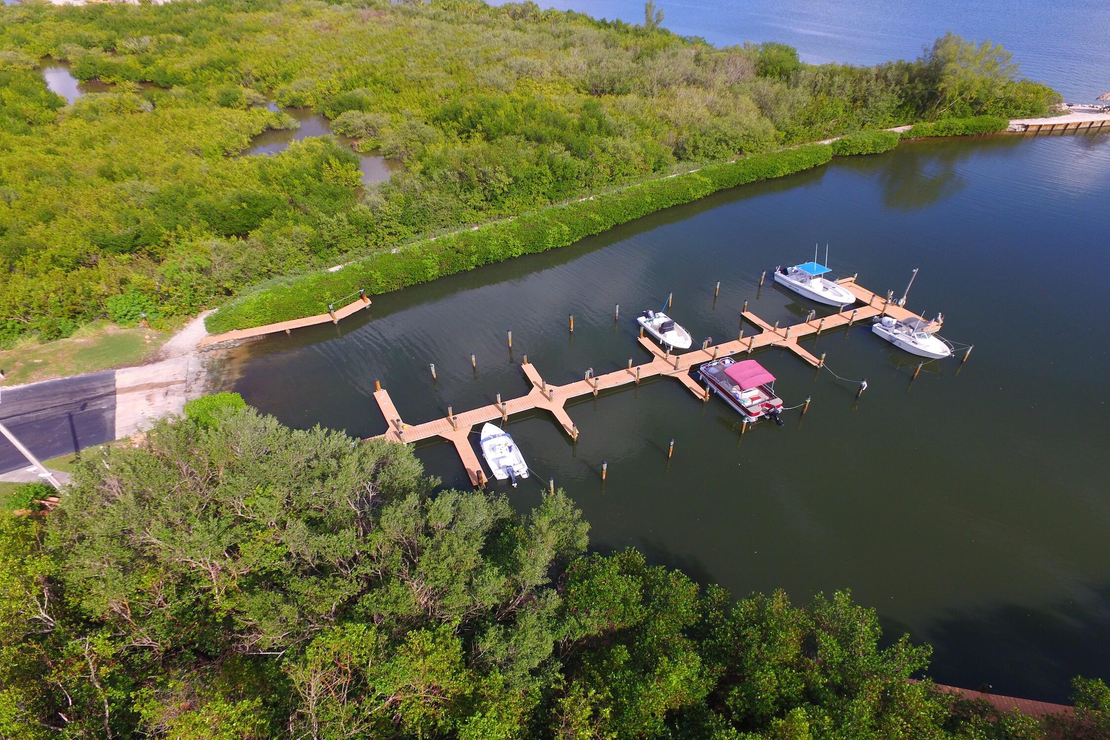 PELICAN POINTE OF SEBASTIAN V - Residential