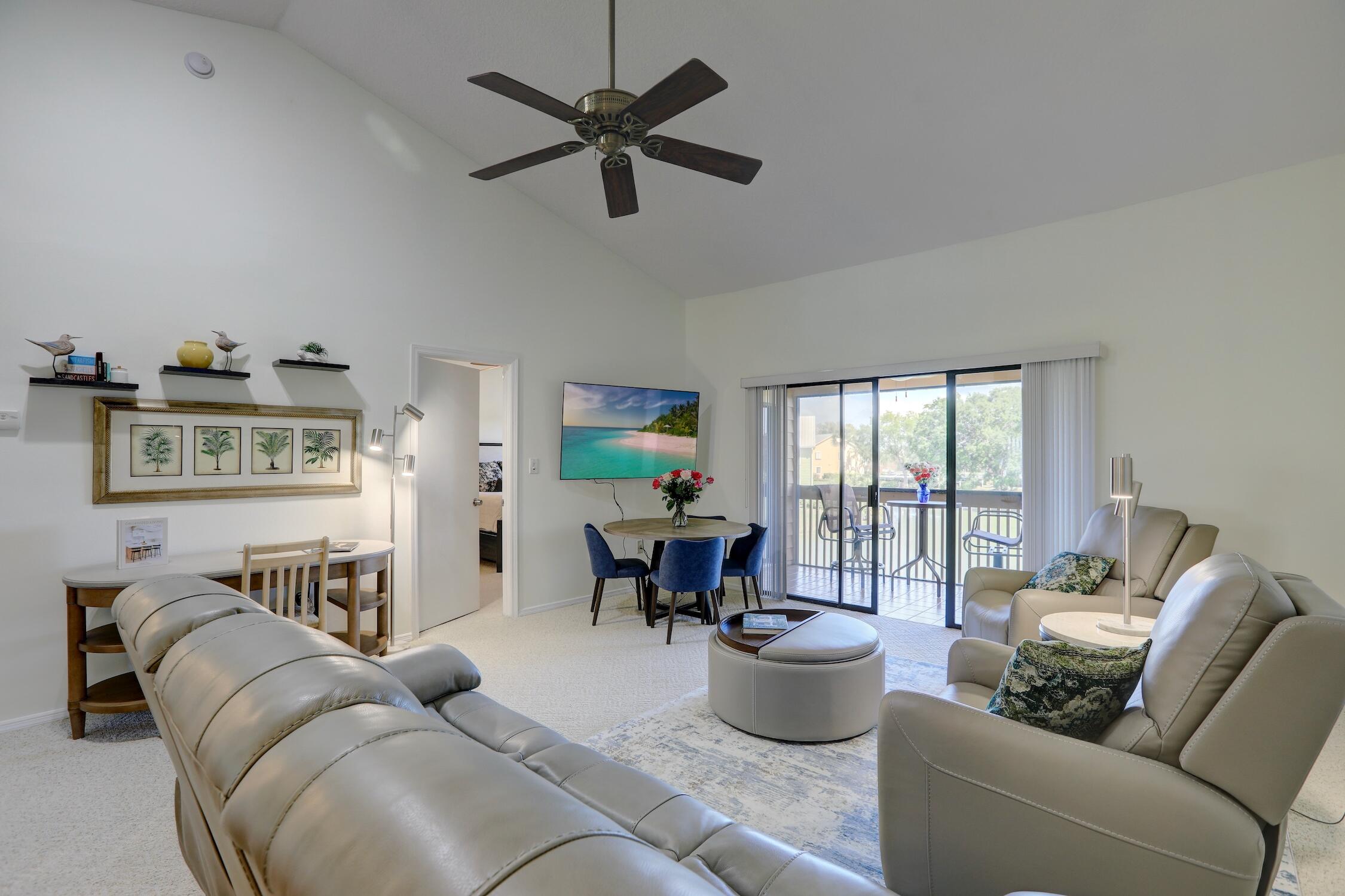 PELICAN POINTE OF SEBASTIAN V - Residential