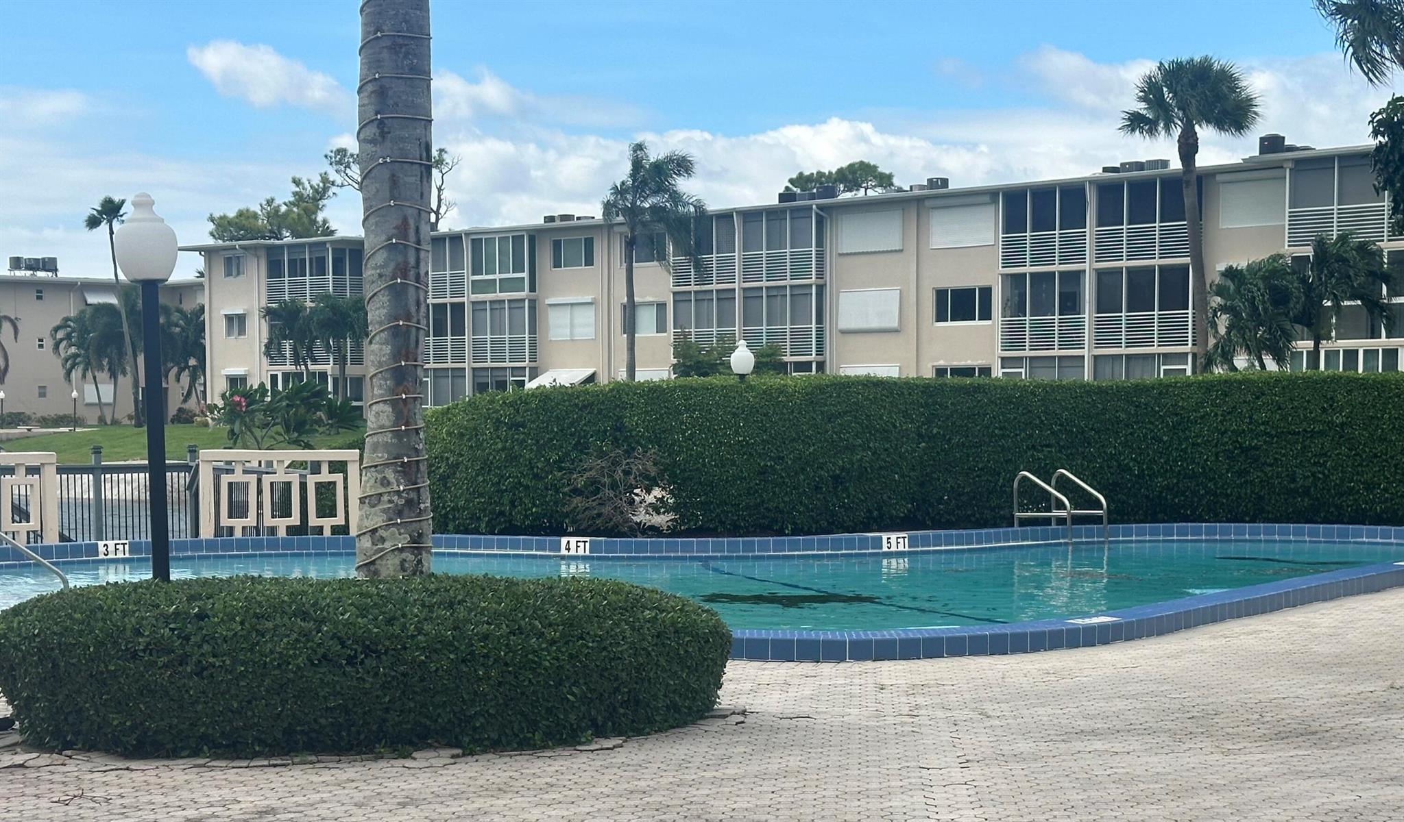Lake Clarke Gardens  Cond - Residential