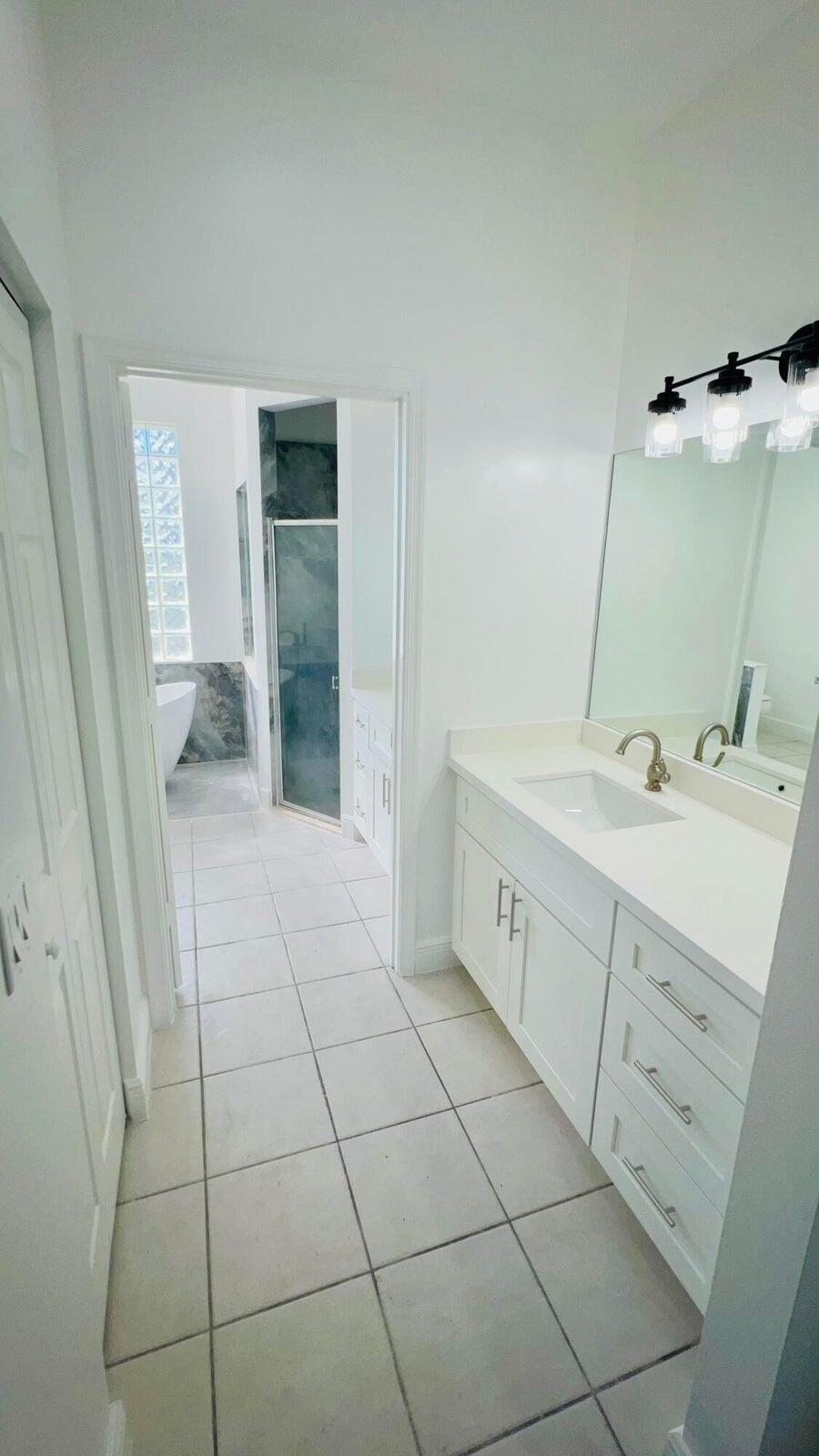 OLIVE TREE PAR 6B - Residential Lease