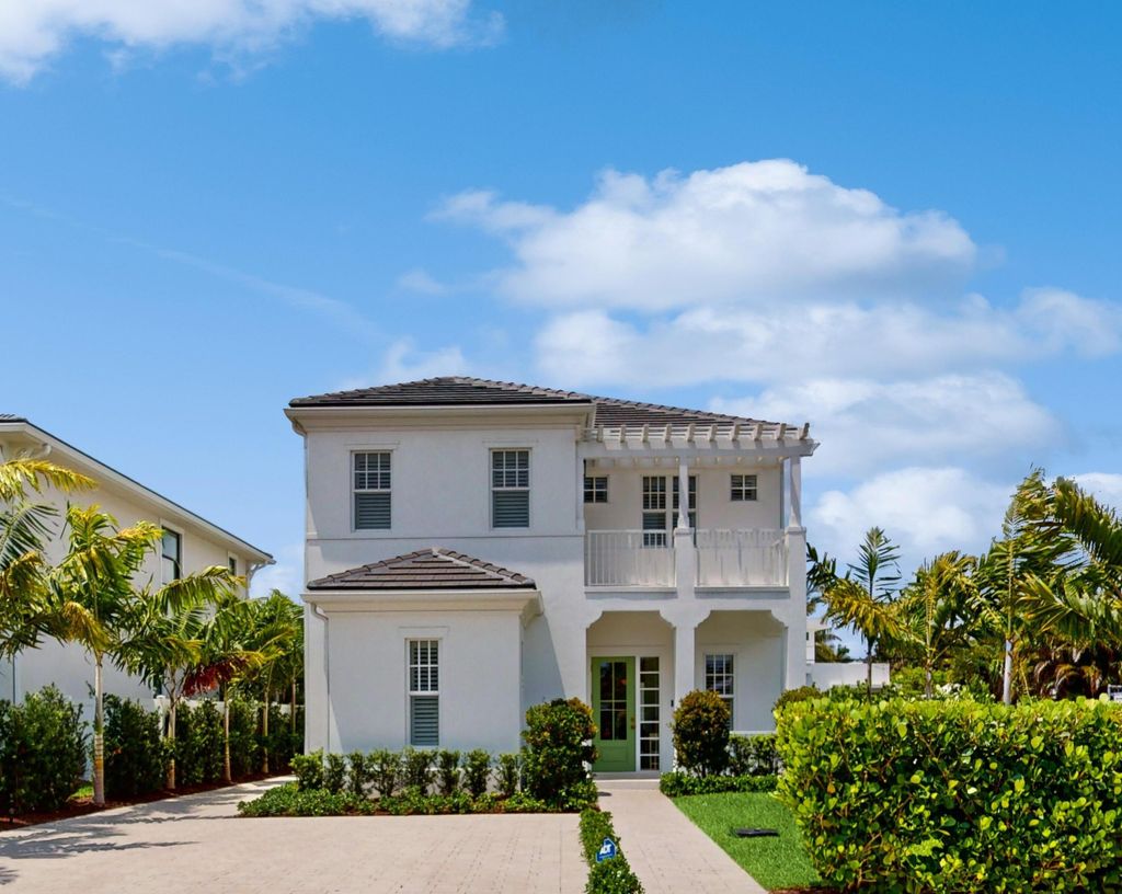 Photo of 713 Lake Avenue N, Delray Beach, FL 33483 (MLS # R10989930)