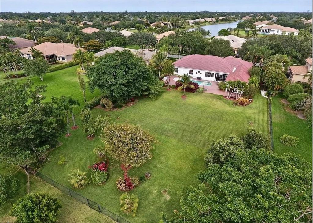 Photo of 4181 SW 141st Ave, Davie, FL 33330 (MLS # F10532283)