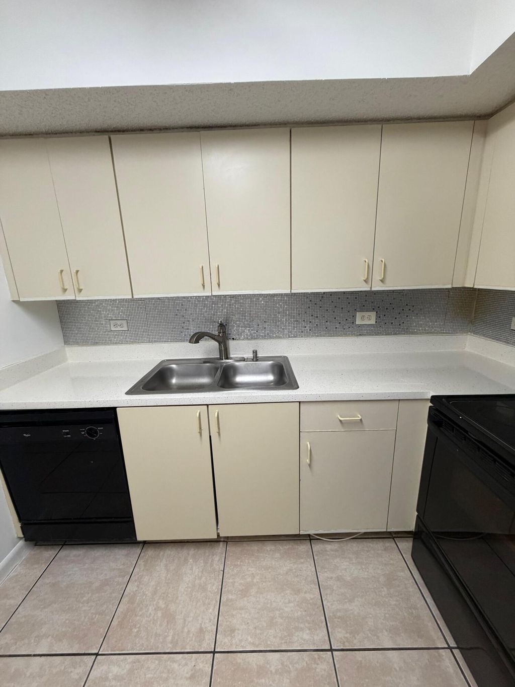 Photo of 3660 N 56th Avenue #612, Hollywood, FL 33021 (MLS # B26031932)