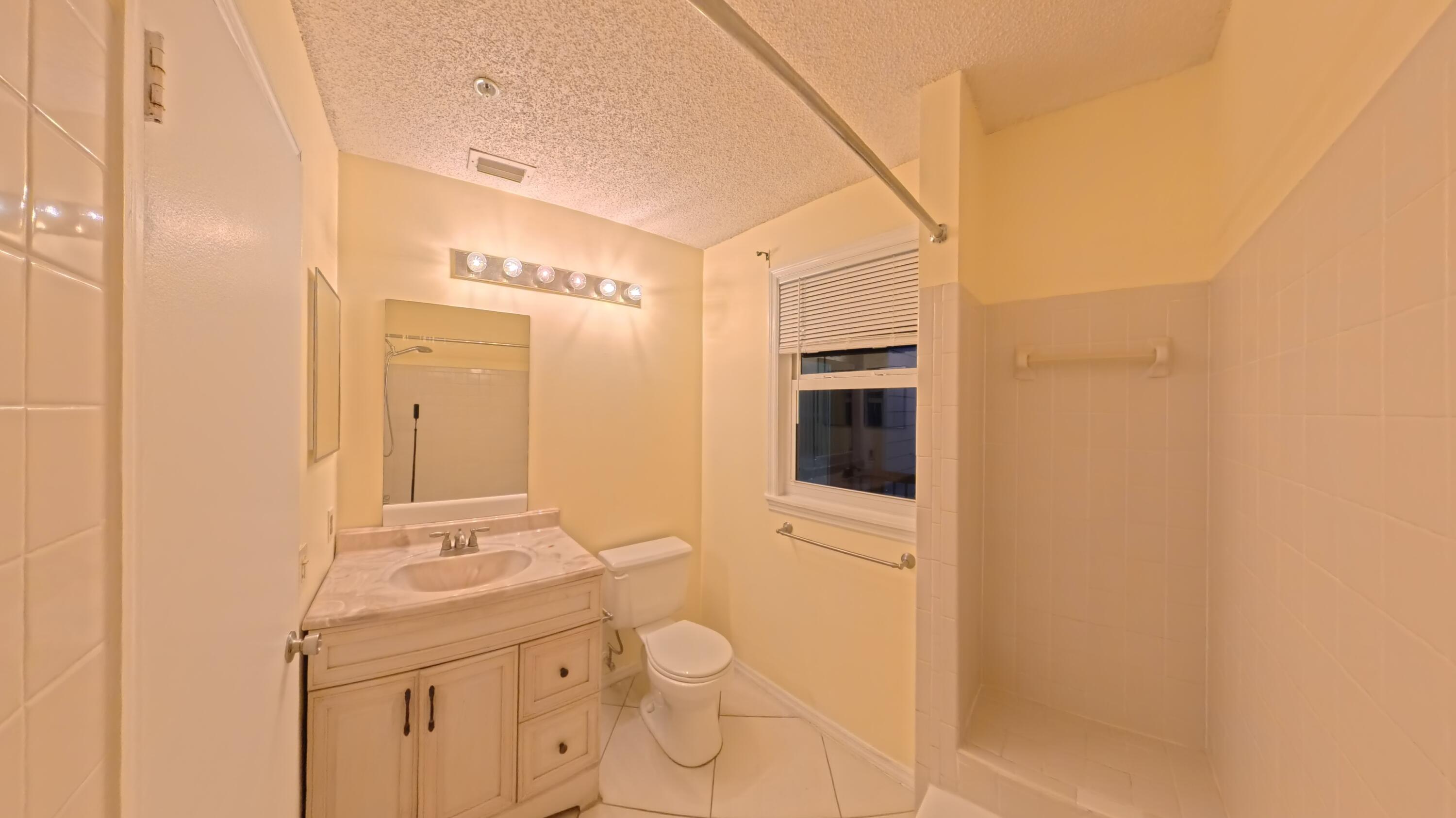 BOYNTON LANDINGS CONDO - Residential Lease