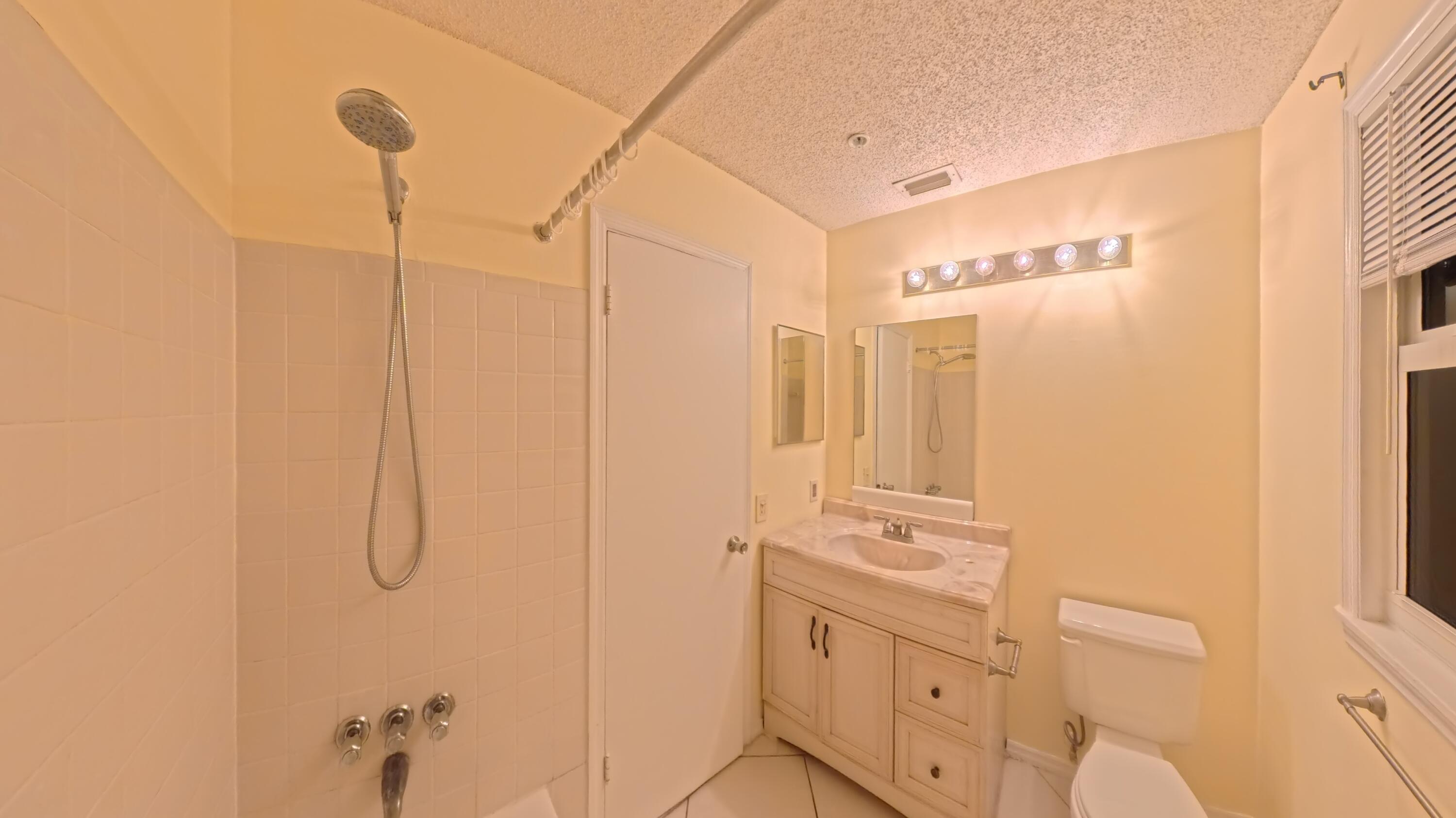 BOYNTON LANDINGS CONDO - Residential Lease