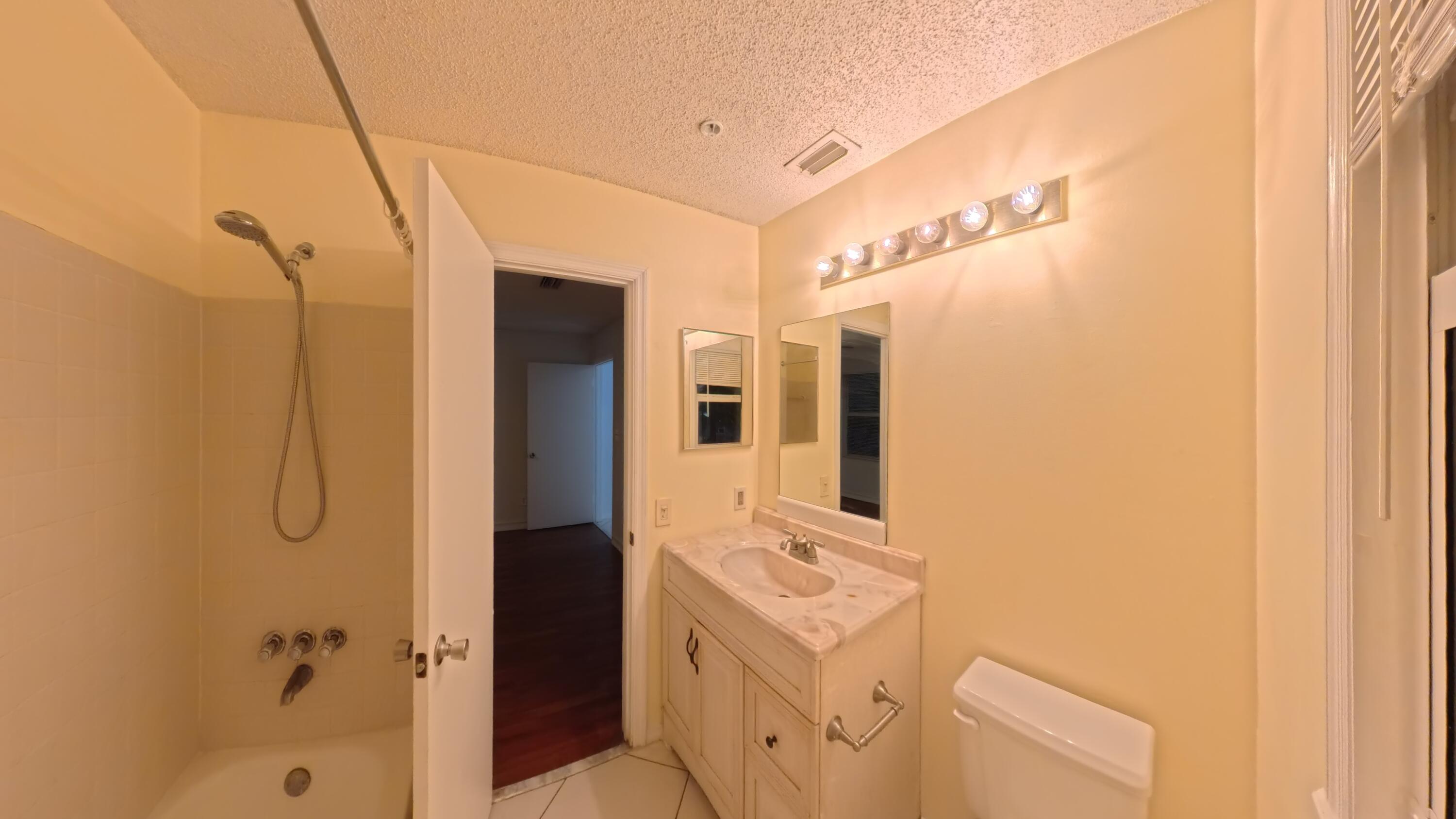 BOYNTON LANDINGS CONDO - Residential Lease