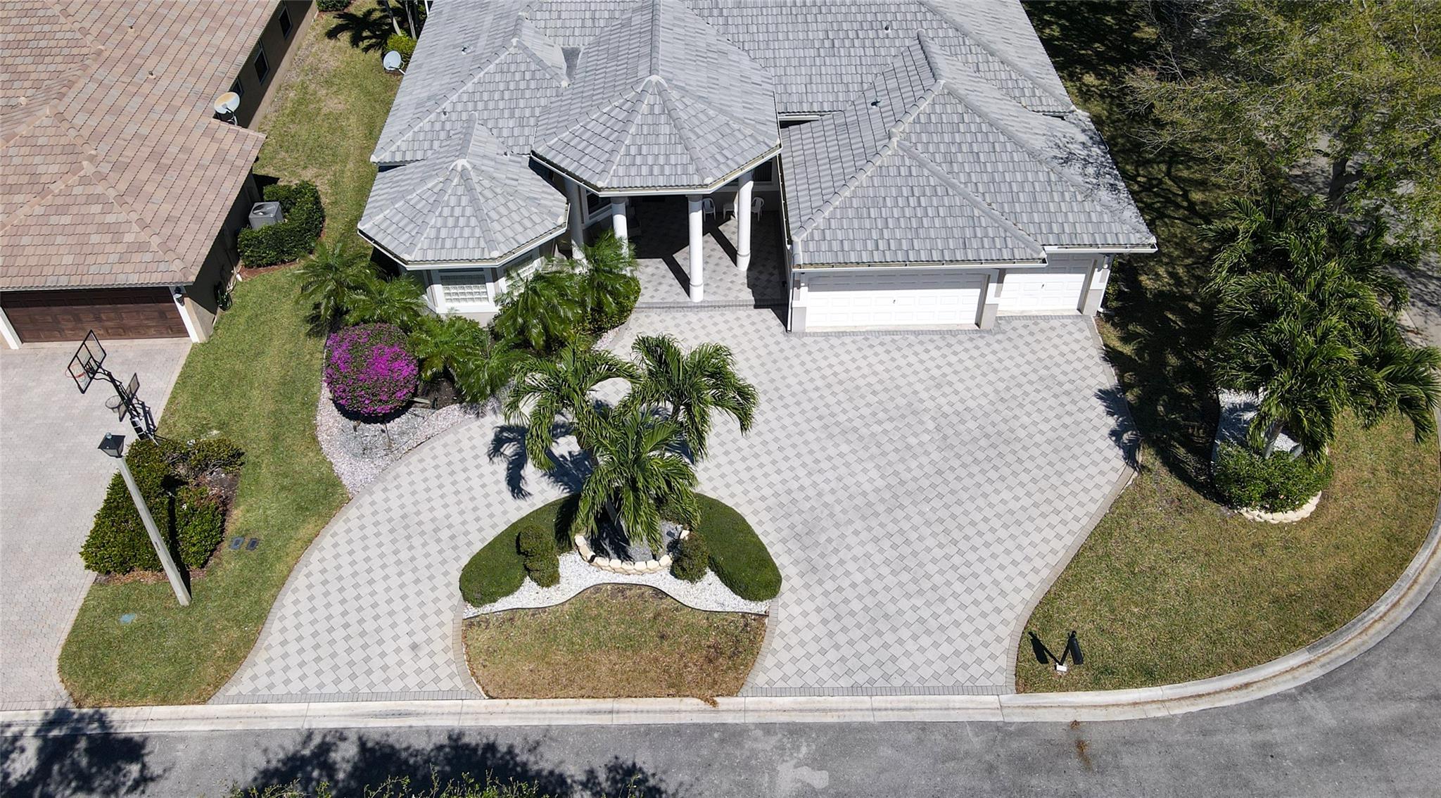 11205 NW 49th St