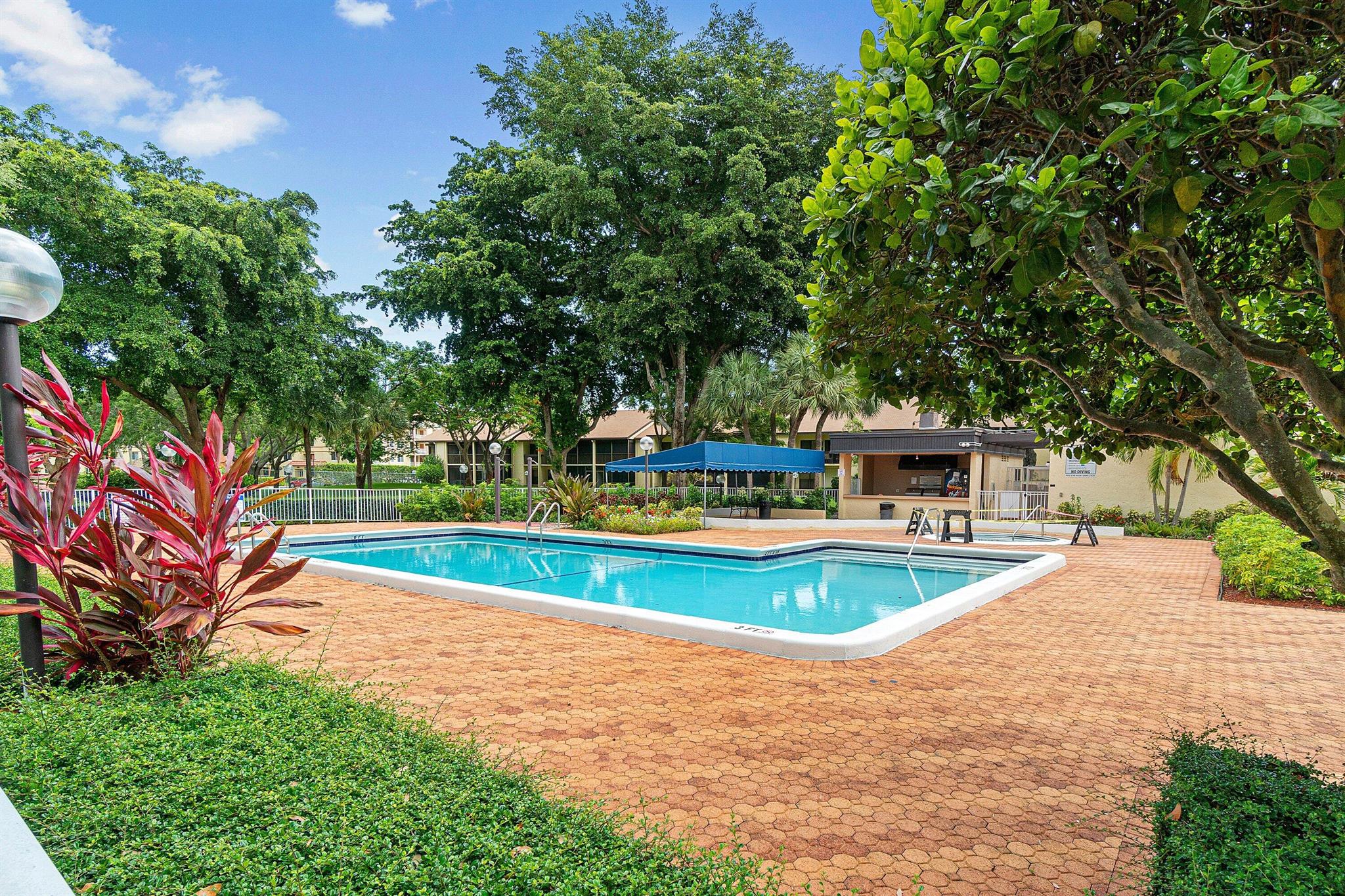 MEADOWRIDGE CONDO - Residential