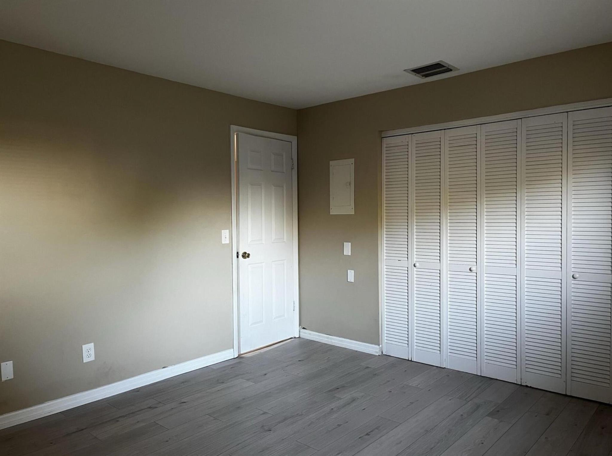 ISLAND HOUSE CONDOMINIUM - Residential Lease