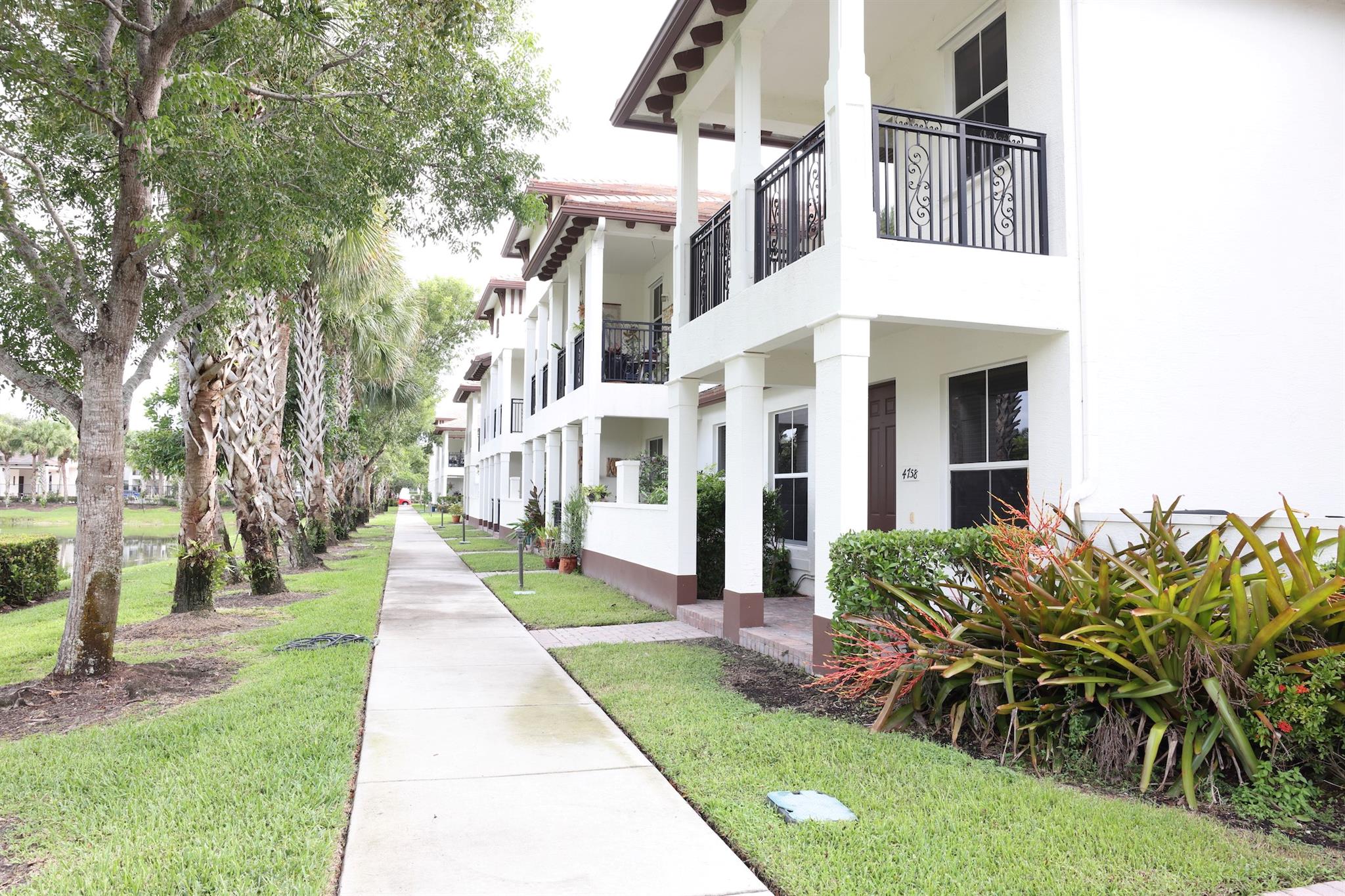 Paloma Lakes - Residential