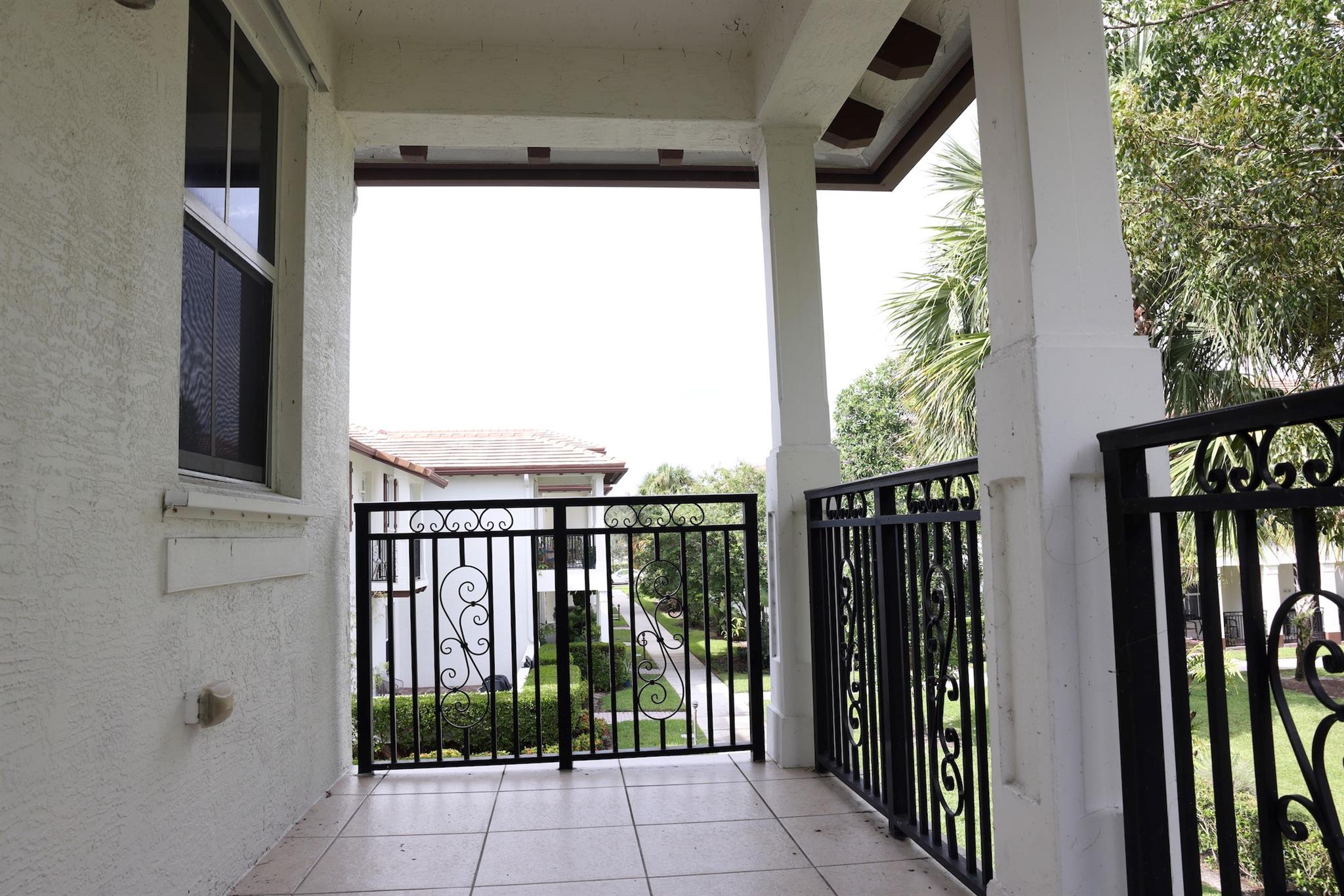 Paloma Lakes - Residential