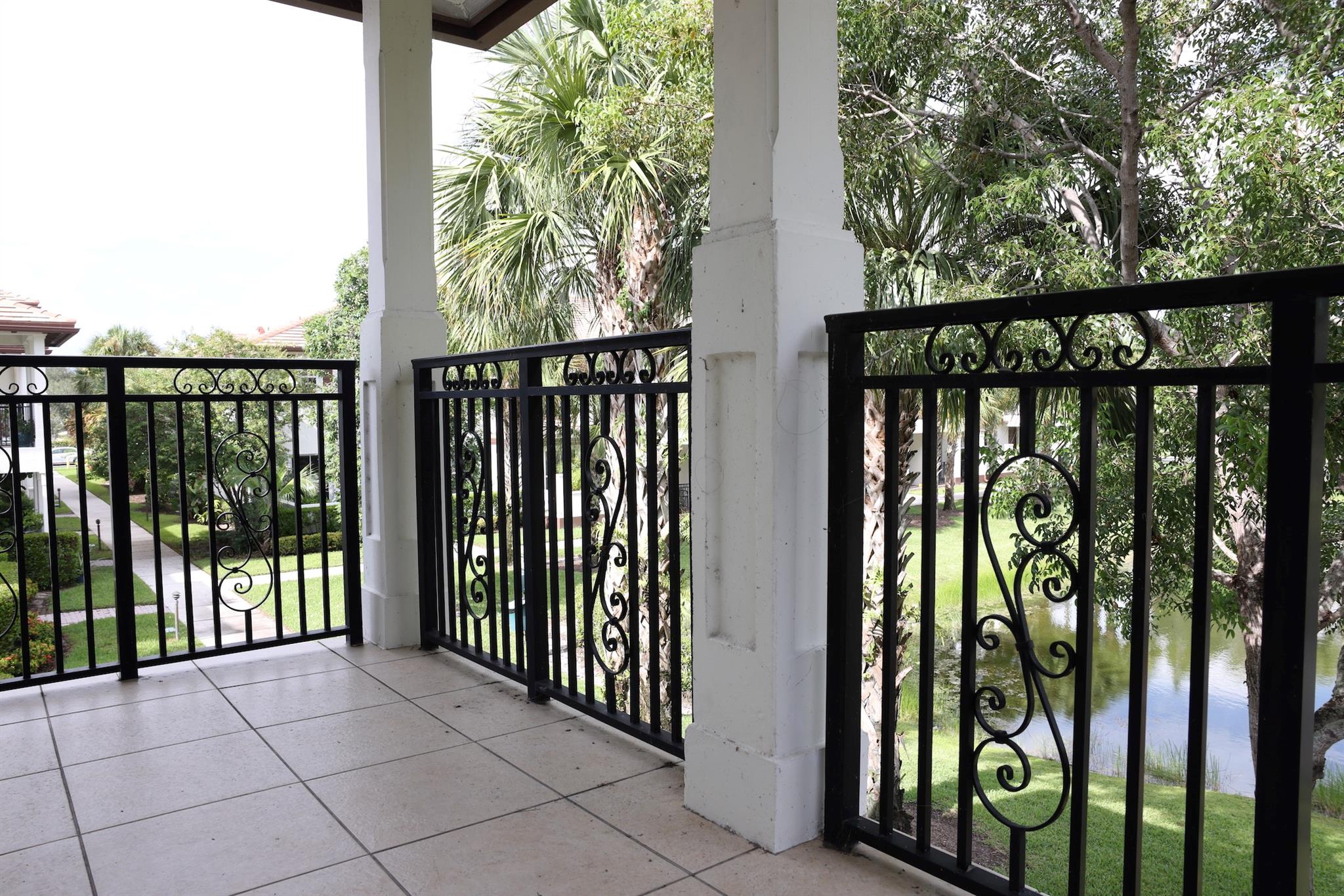 Paloma Lakes - Residential