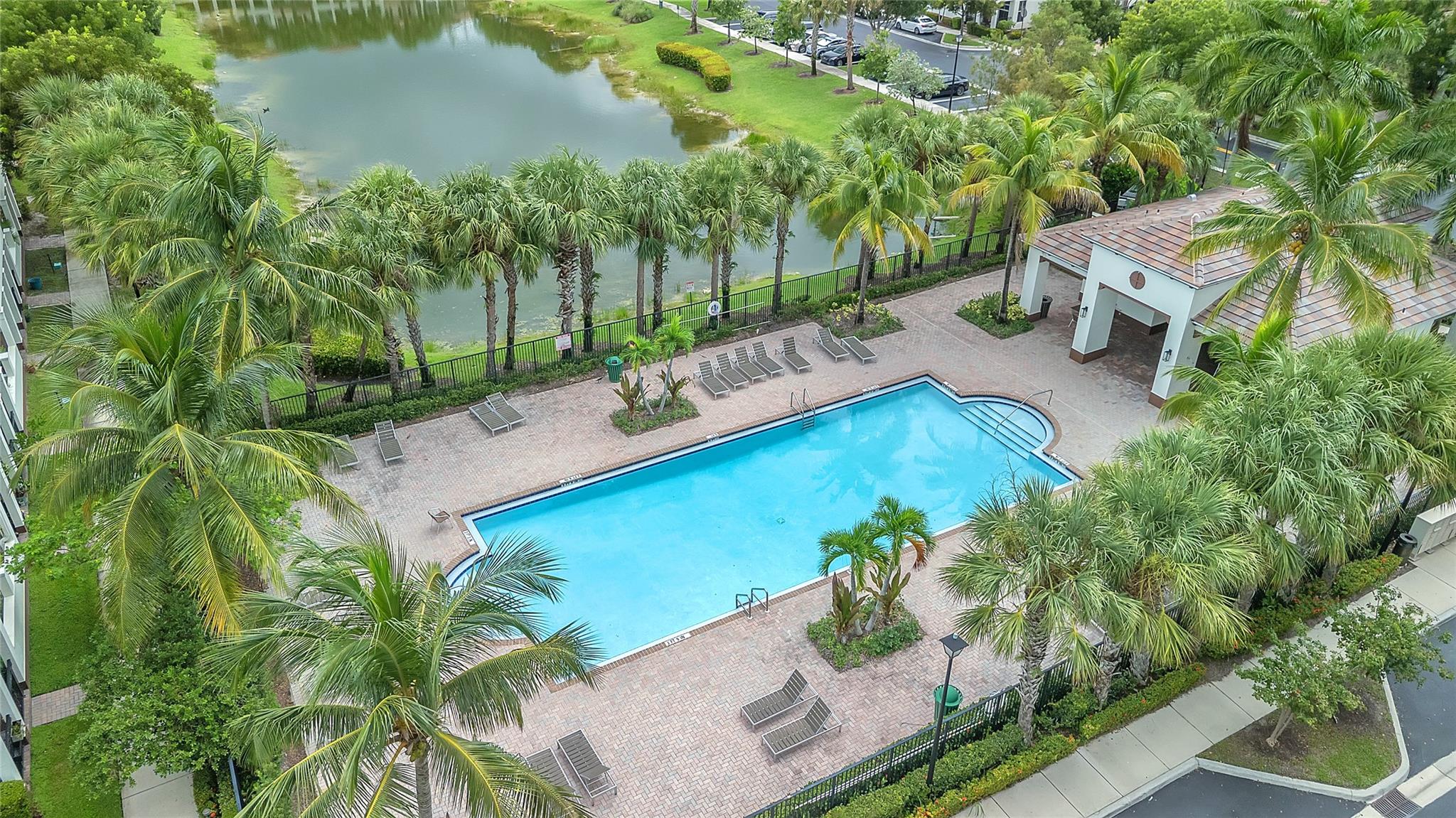 Paloma Lakes - Residential