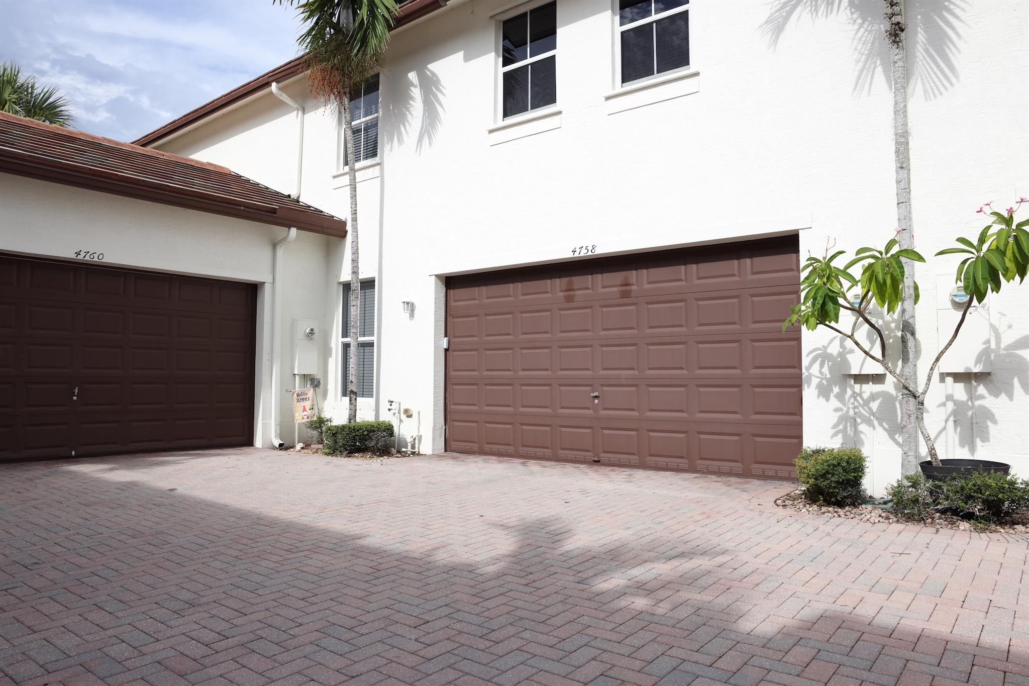 Paloma Lakes - Residential