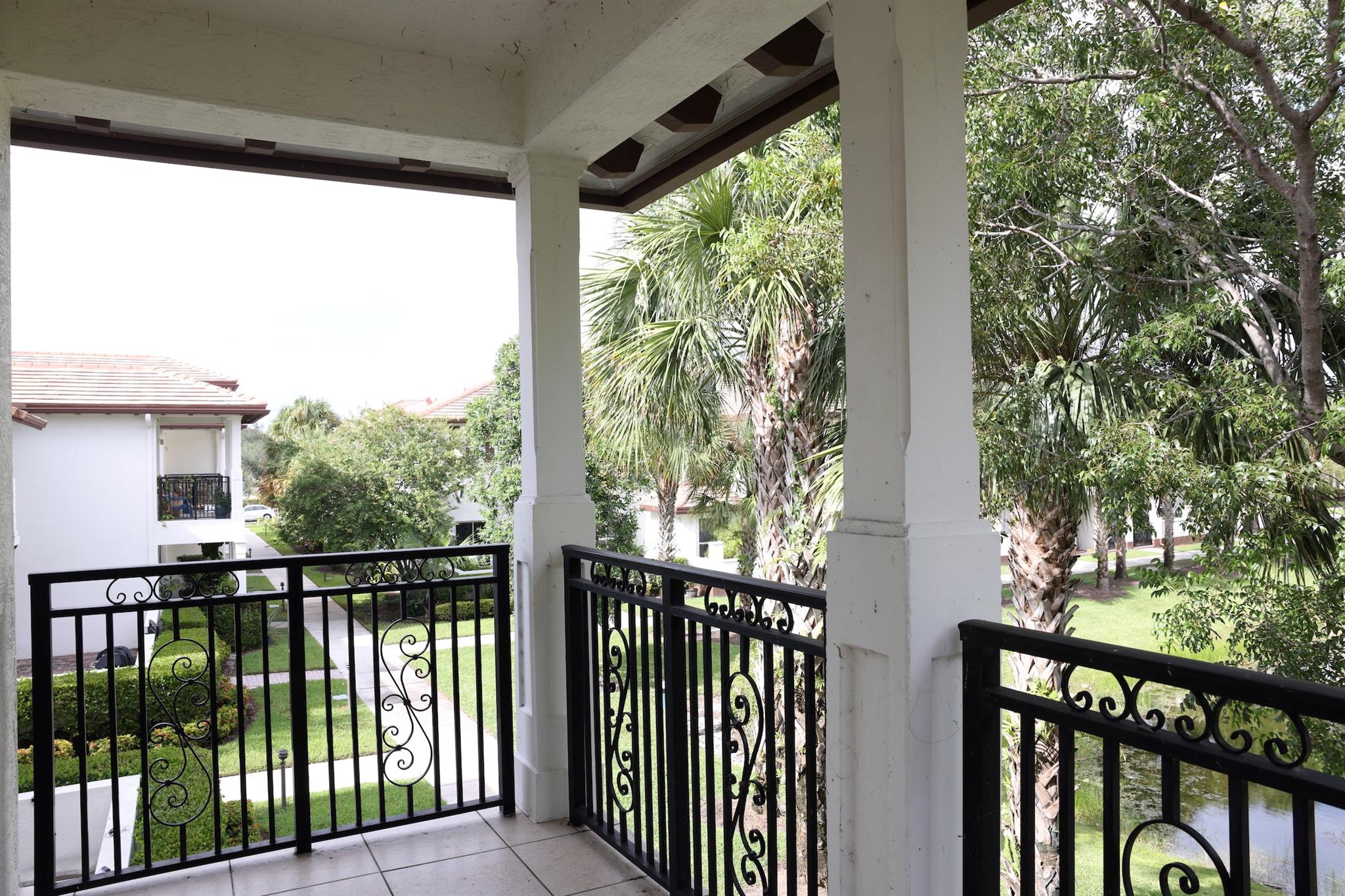 Paloma Lakes - Residential