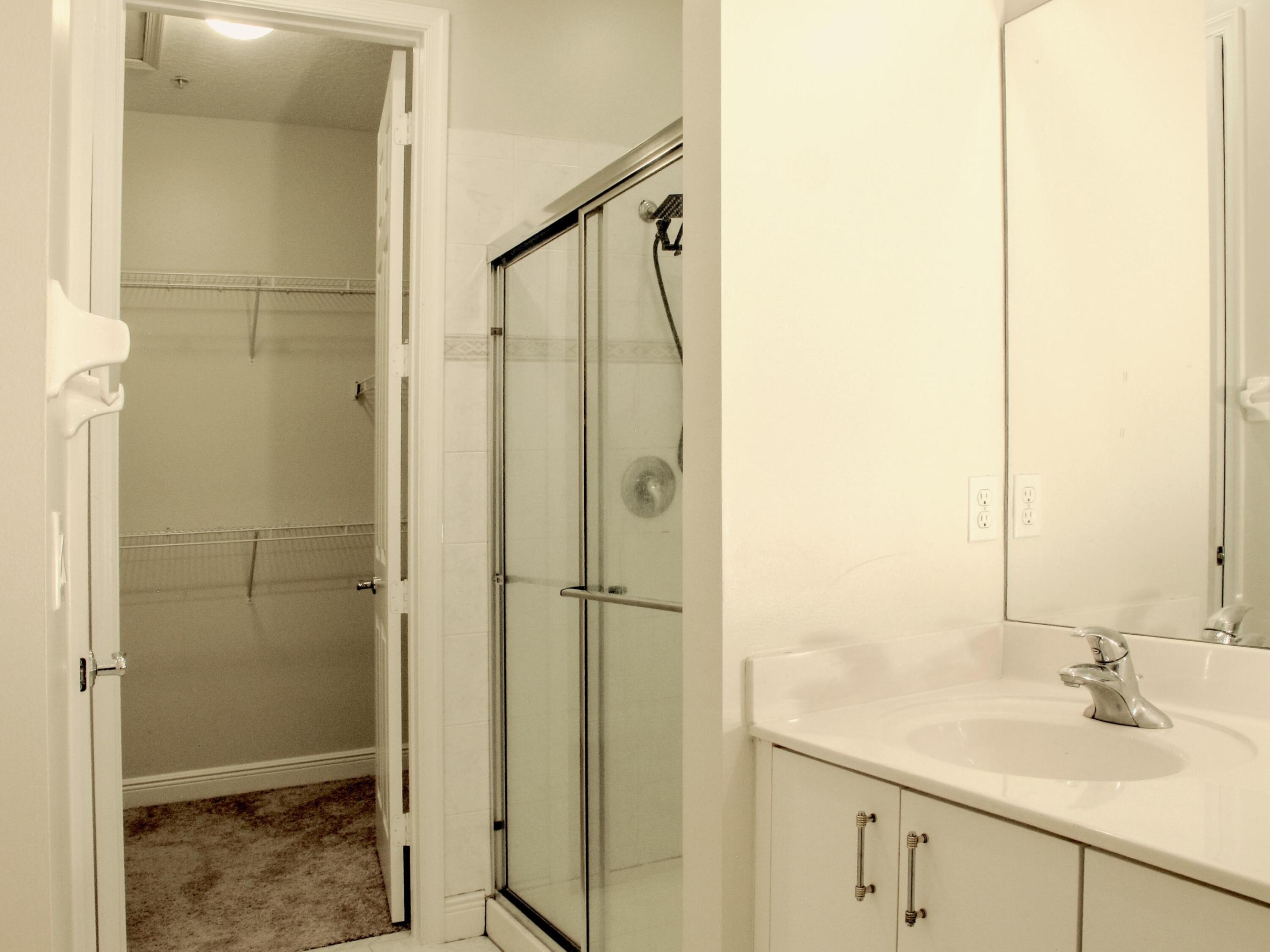 OSCEOLA WOODS - Residential Lease