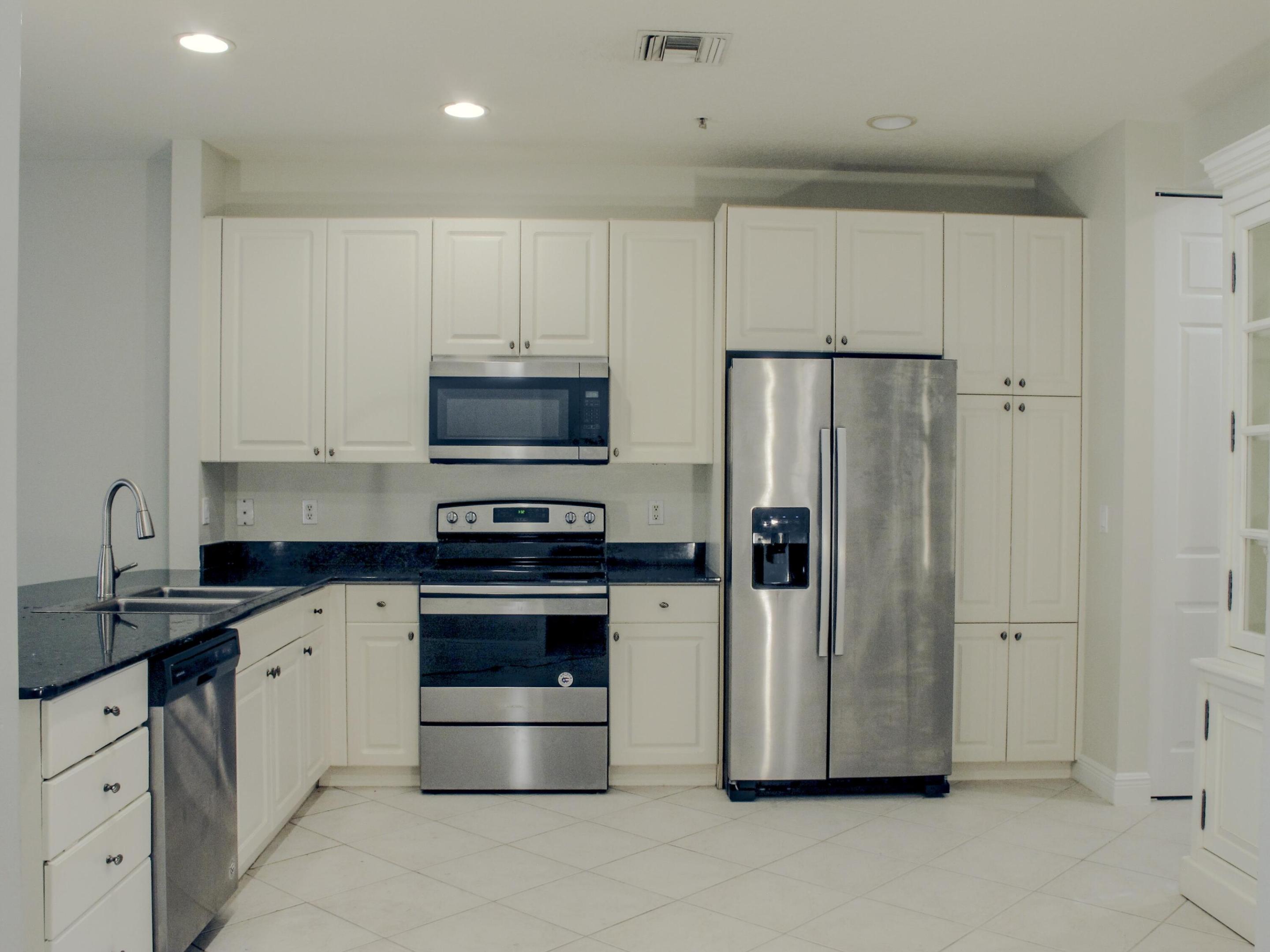 OSCEOLA WOODS - Residential Lease