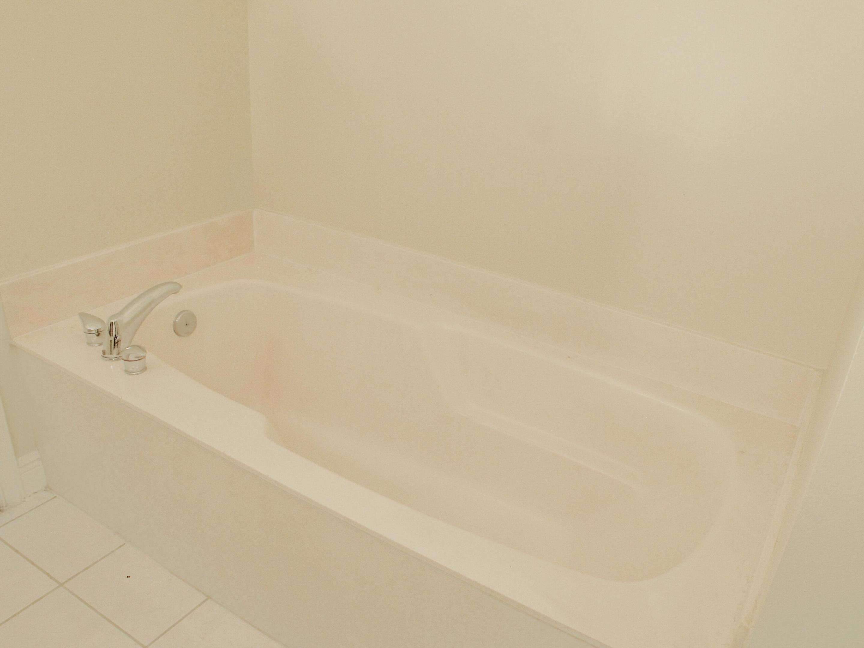 OSCEOLA WOODS - Residential Lease