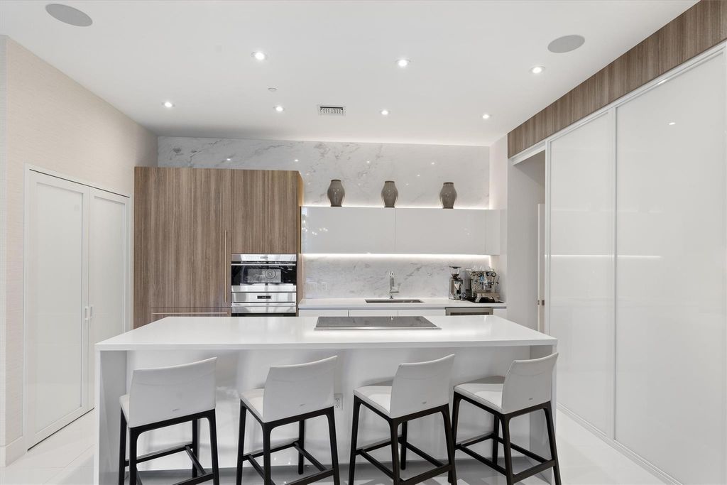 Photo of 701 N Fort Lauderdale Beach Boulevard #212, Fort Lauderdale, FL 33304 (MLS # F10503911)