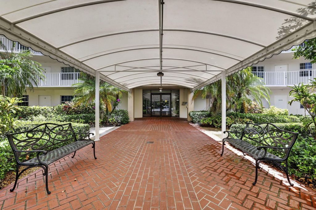 Photo of 3900 Oaks Clubhouse Drive #410, Pompano Beach, FL 33069 (MLS # B26028837)