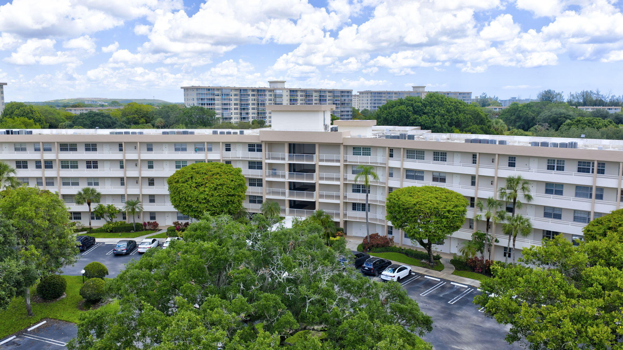 NO 76 PALM-AIRE COUNTRY CLUB - Residential